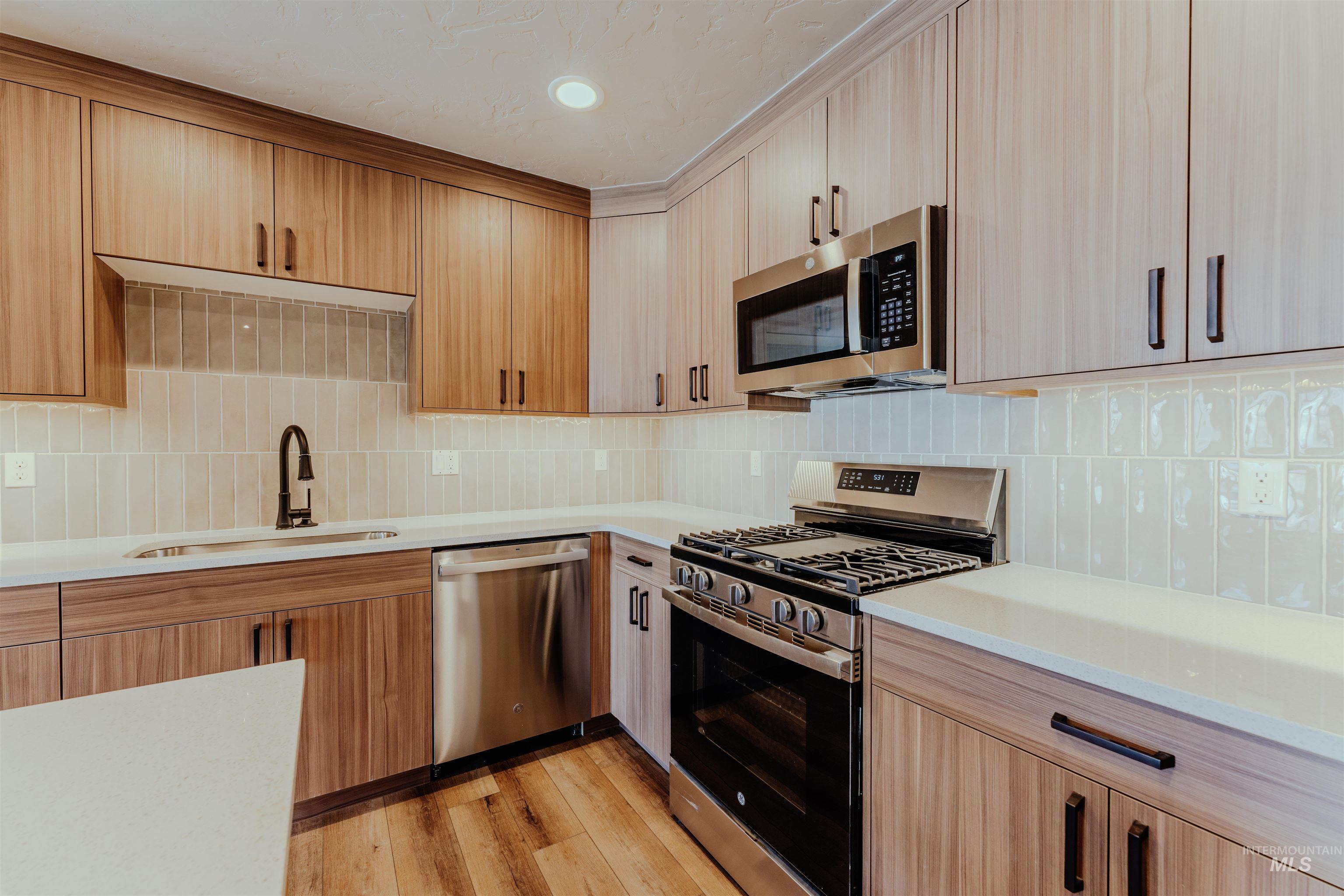 1218 Phillips Circle, Ontario, Oregon 97914-3905, 2 Bedrooms, 2 Bathrooms, Residential For Sale, Price $235,000, 98976688