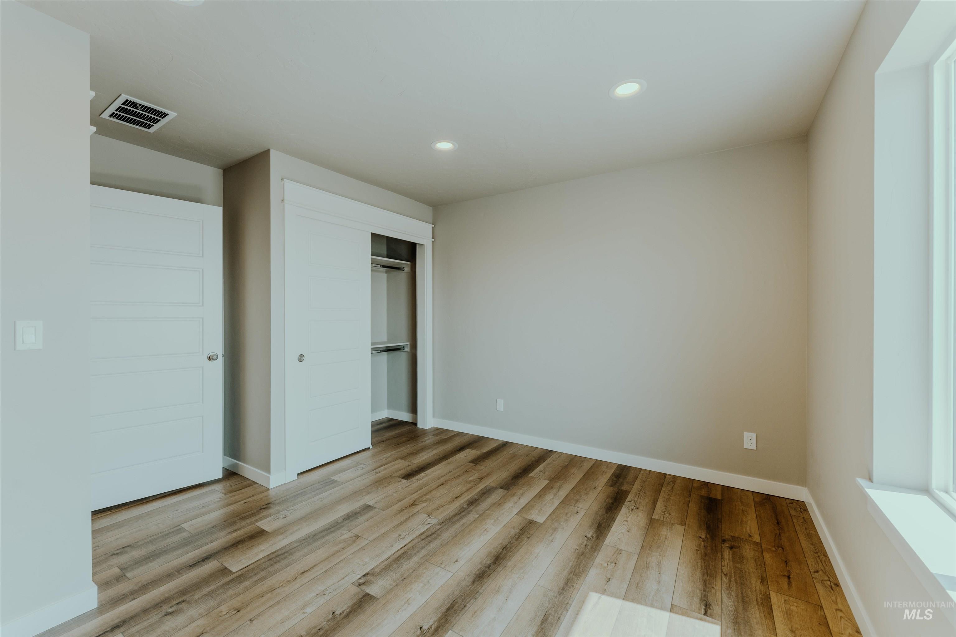 1218 Phillips Circle, Ontario, Oregon 97914-3905, 2 Bedrooms, 2 Bathrooms, Residential For Sale, Price $235,000, 98976688