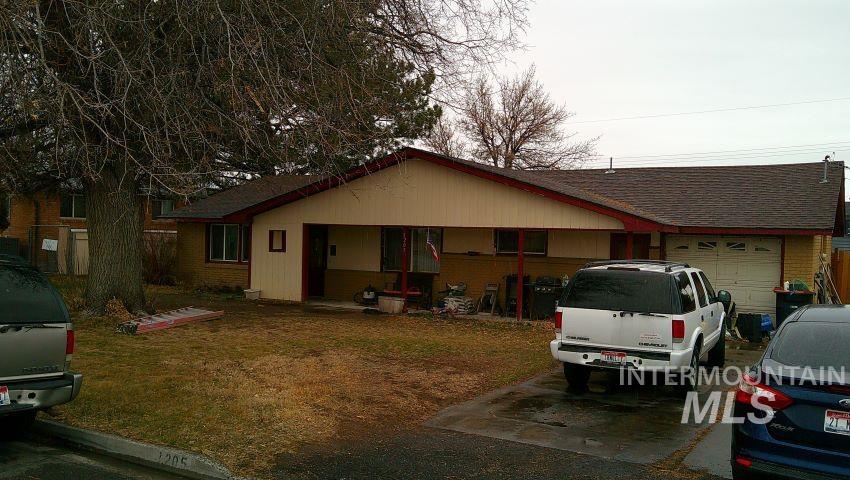1205 Lawndale Dr., Twin Falls, Idaho 83301, 3 Bedrooms, 1.5 Bathrooms, Residential For Sale, Price $309,900, 98976689