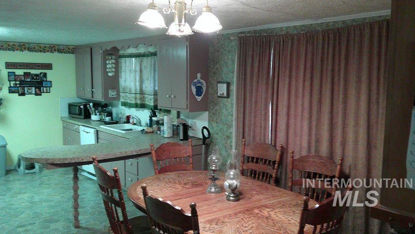 1205 Lawndale Dr., Twin Falls, Idaho 83301, 3 Bedrooms, 1.5 Bathrooms, Residential For Sale, Price $309,900, 98976689