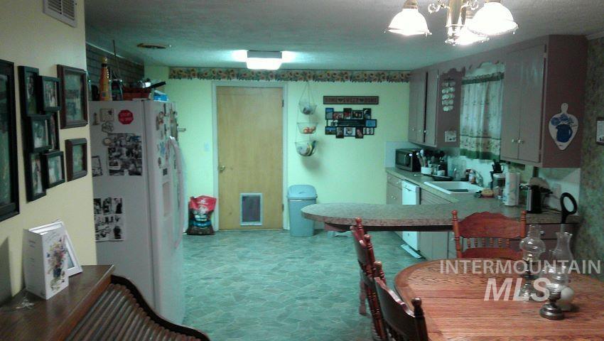 1205 Lawndale Dr., Twin Falls, Idaho 83301, 3 Bedrooms, 1.5 Bathrooms, Residential For Sale, Price $309,900, 98976689