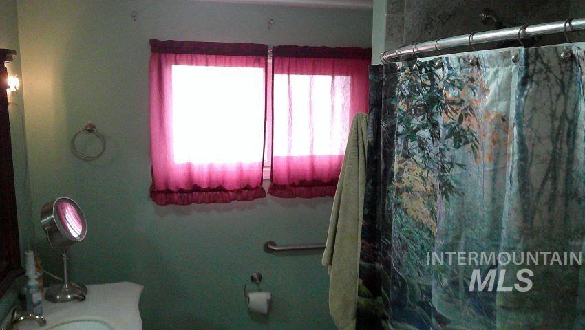 1205 Lawndale Dr., Twin Falls, Idaho 83301, 3 Bedrooms, 1.5 Bathrooms, Residential For Sale, Price $309,900, 98976689