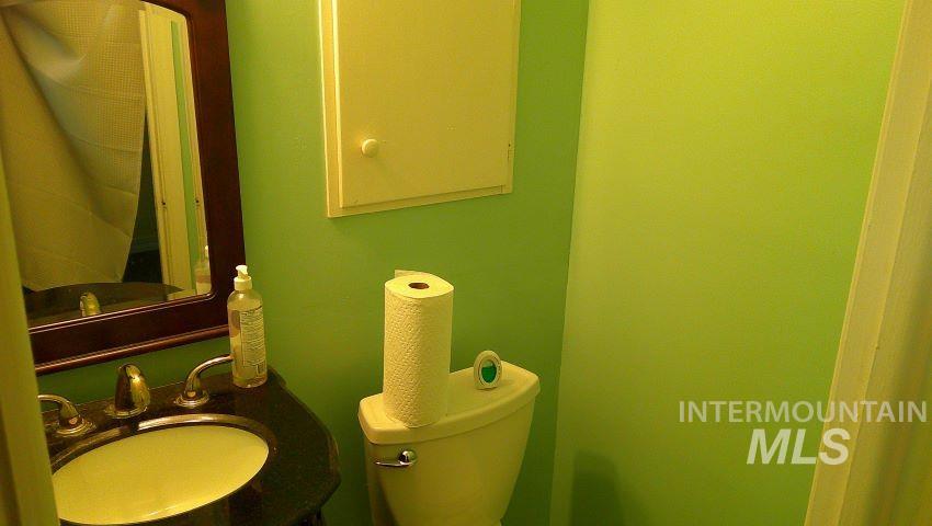 1205 Lawndale Dr., Twin Falls, Idaho 83301, 3 Bedrooms, 1.5 Bathrooms, Residential For Sale, Price $309,900, 98976689