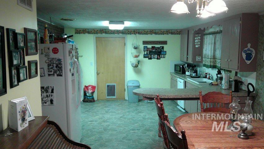 1205 Lawndale Dr., Twin Falls, Idaho 83301, 3 Bedrooms, 1.5 Bathrooms, Residential For Sale, Price $309,900, 98976689