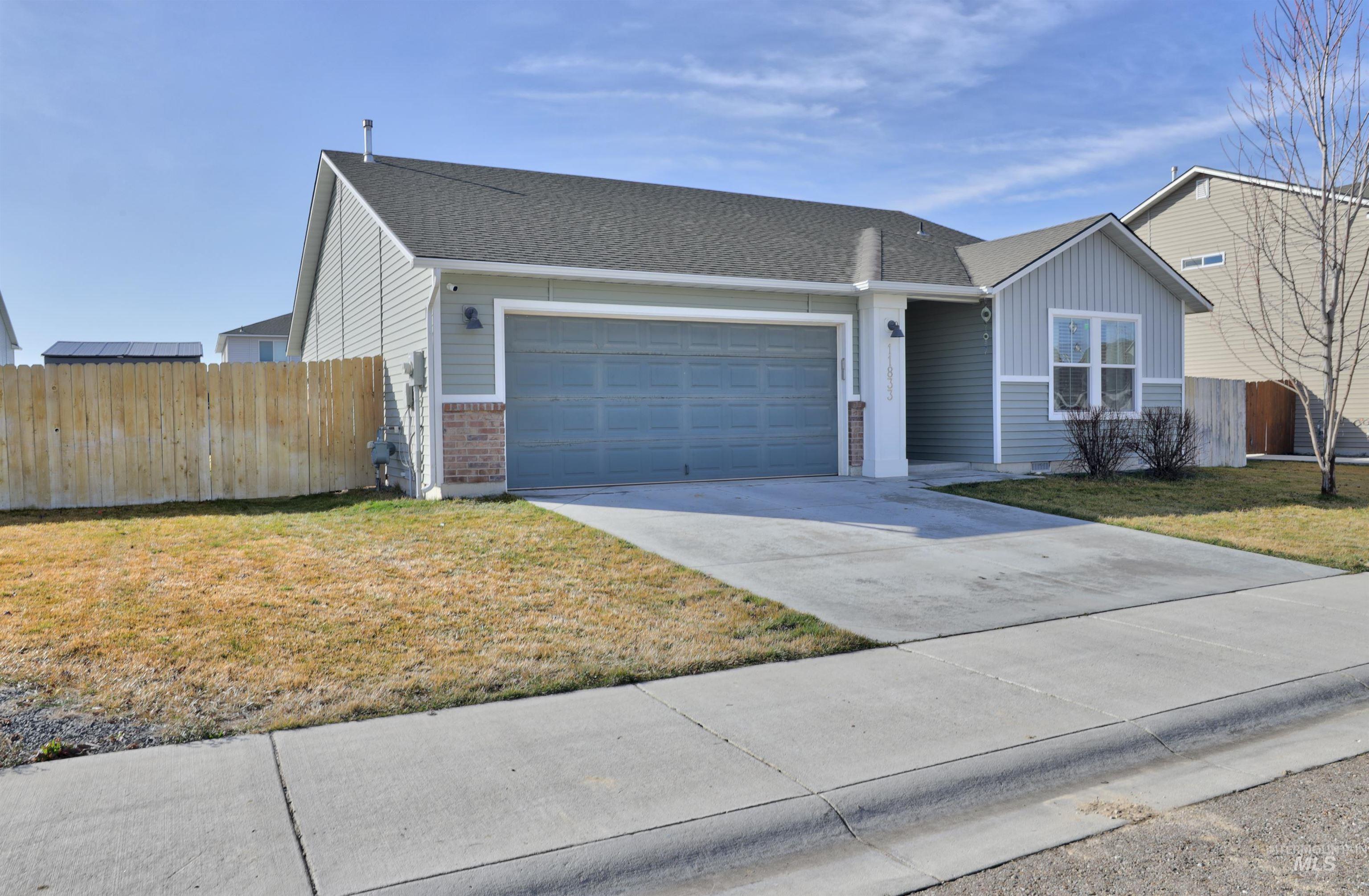 11833 Montpelier, Caldwell, Idaho 83607, 3 Bedrooms, 2 Bathrooms, Residential For Sale, Price $369,900,MLS 98976690