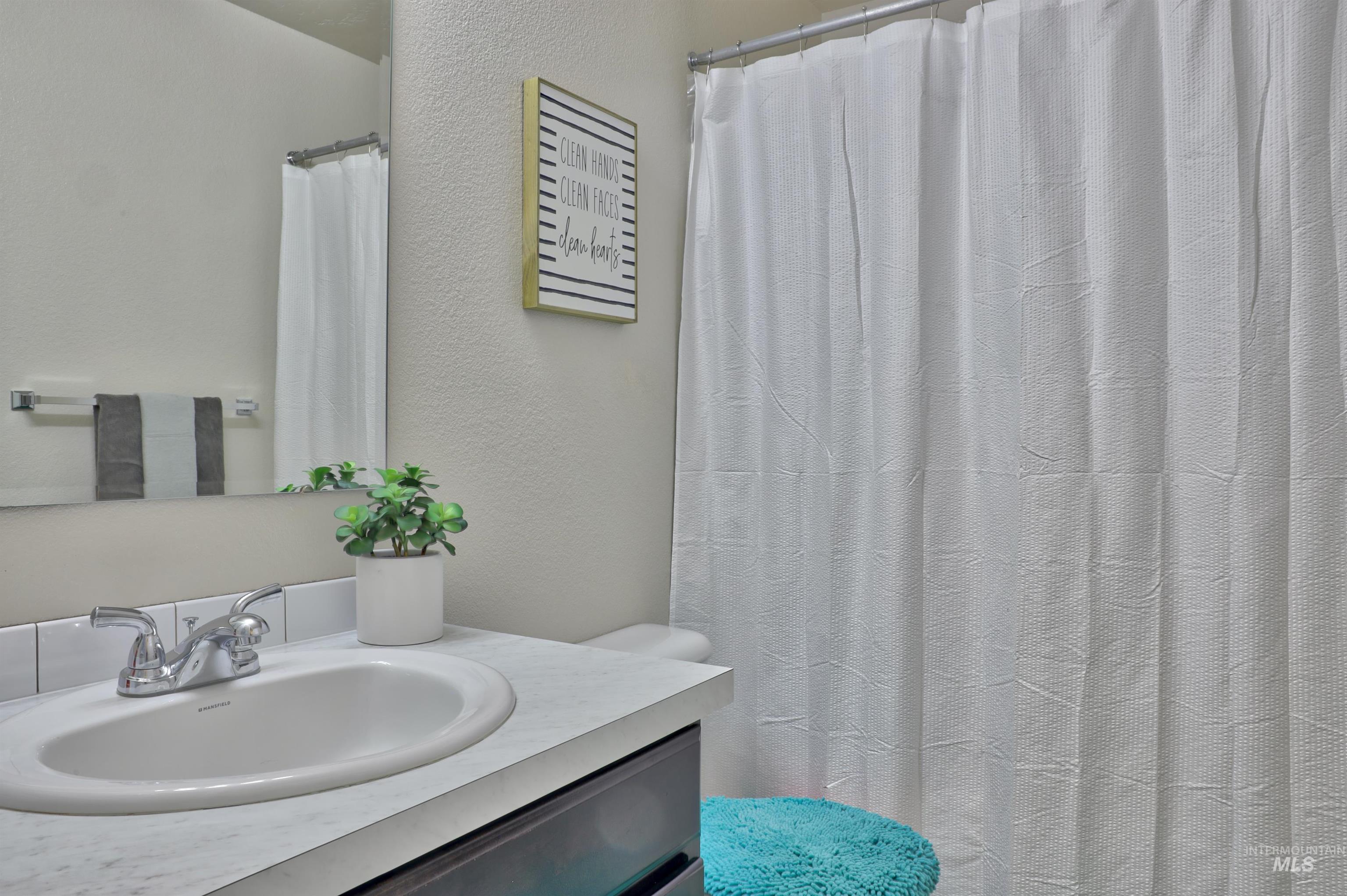 11833 Montpelier, Caldwell, Idaho 83607, 3 Bedrooms, 2 Bathrooms, Residential For Sale, Price $369,900,MLS 98976690