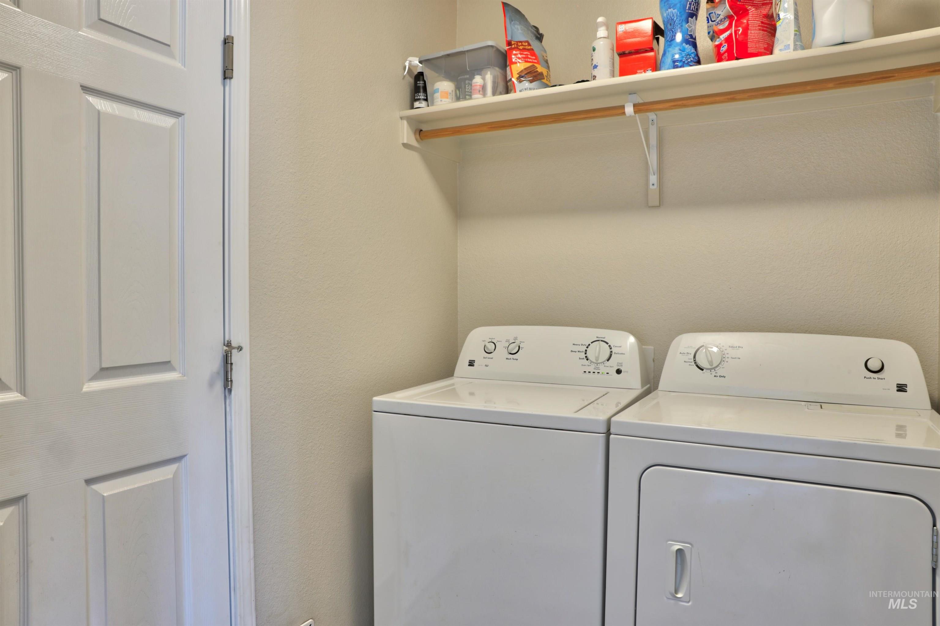 11833 Montpelier, Caldwell, Idaho 83607, 3 Bedrooms, 2 Bathrooms, Residential For Sale, Price $369,900,MLS 98976690