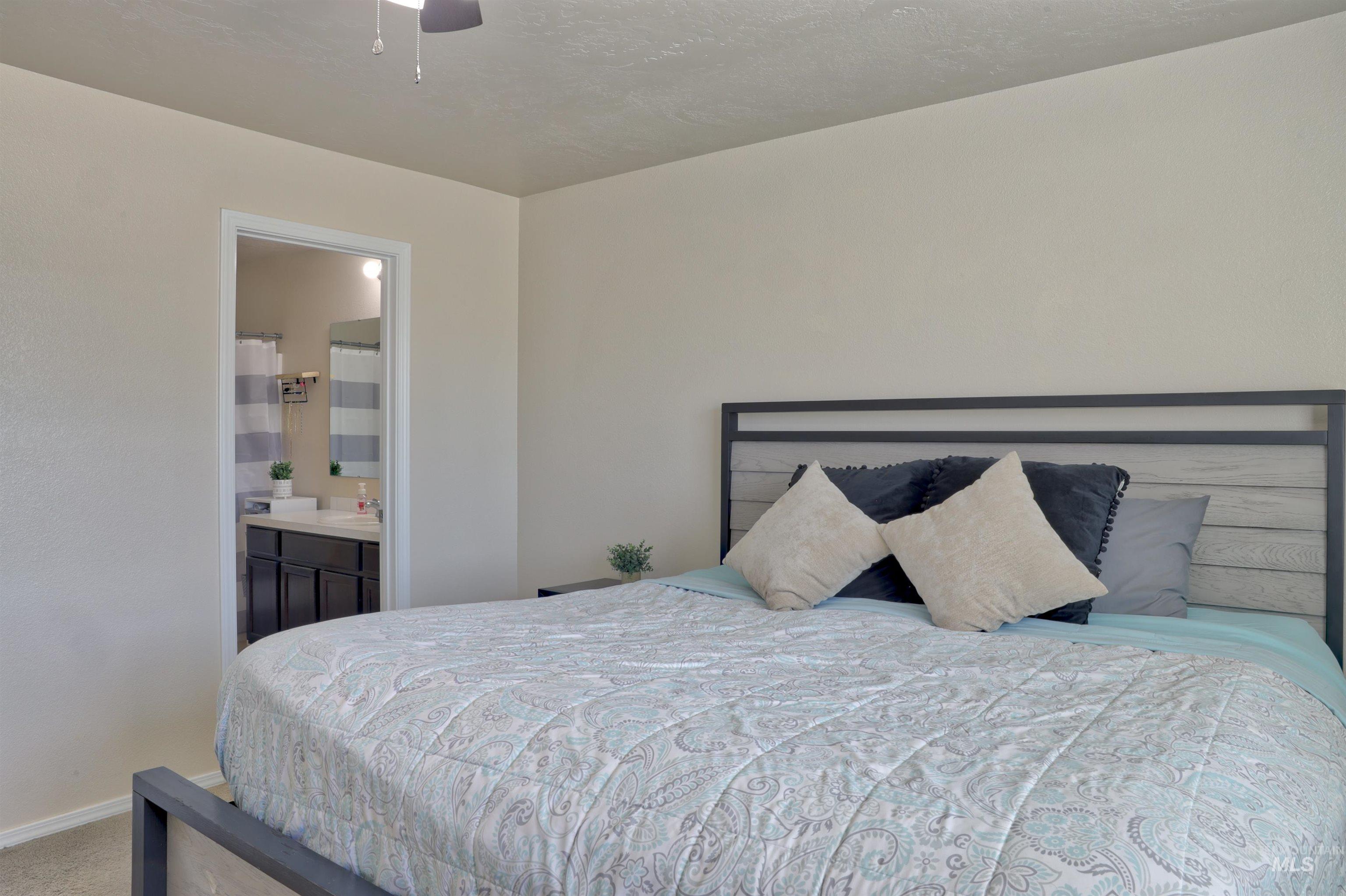 11833 Montpelier, Caldwell, Idaho 83607, 3 Bedrooms, 2 Bathrooms, Residential For Sale, Price $369,900,MLS 98976690