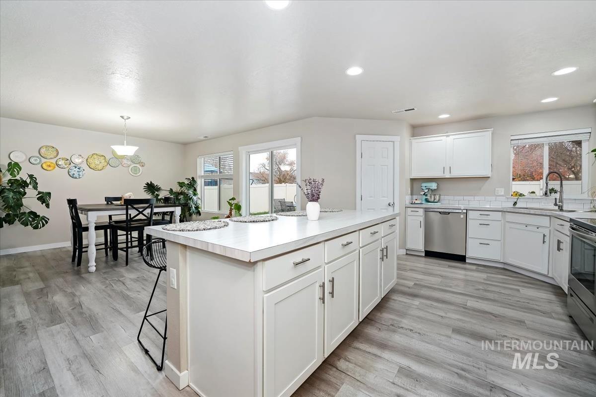 4585 W Everest St, Meridian, Idaho 83646, 5 Bedrooms, 2.5 Bathrooms, Residential For Sale, Price $549,000, 98976692