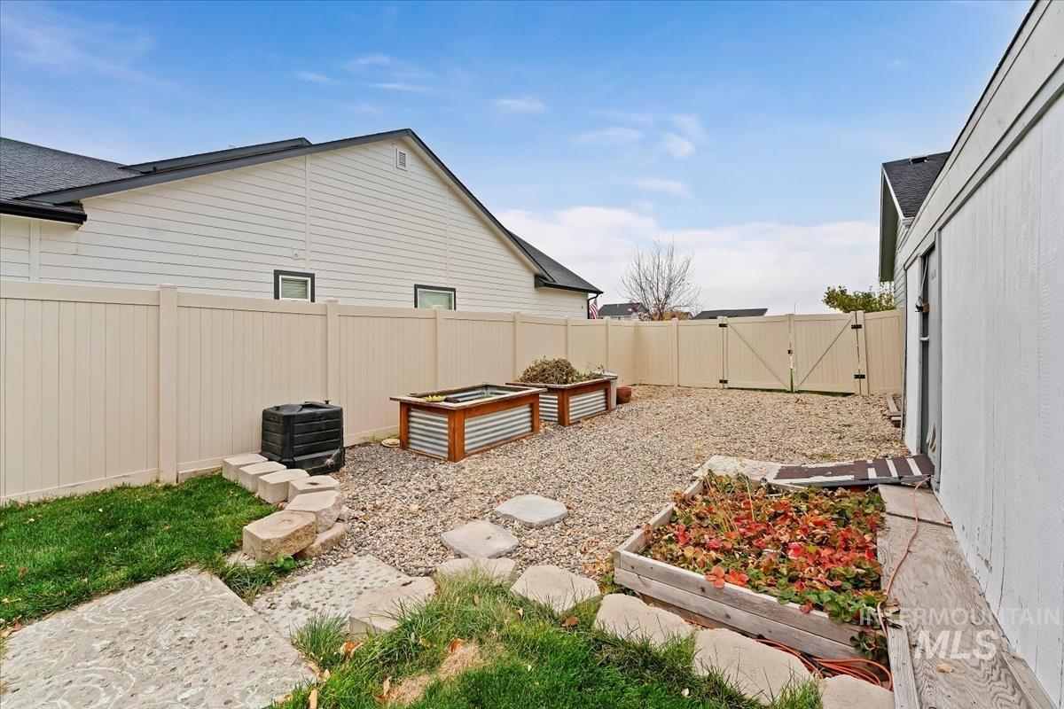 4585 W Everest St, Meridian, Idaho 83646, 5 Bedrooms, 2.5 Bathrooms, Residential For Sale, Price $549,000, 98976692