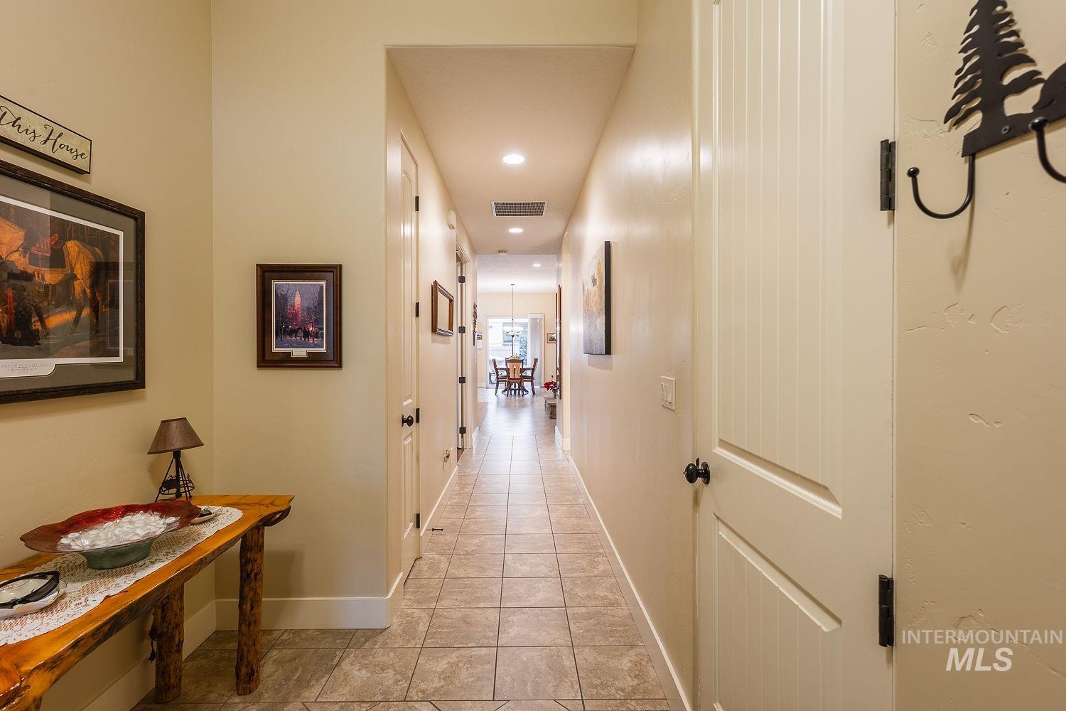 178 E. Rio Colinas Dr., Meridian, Idaho 83646, 4 Bedrooms, 2 Bathrooms, Residential For Sale, Price $665,000, 98976696