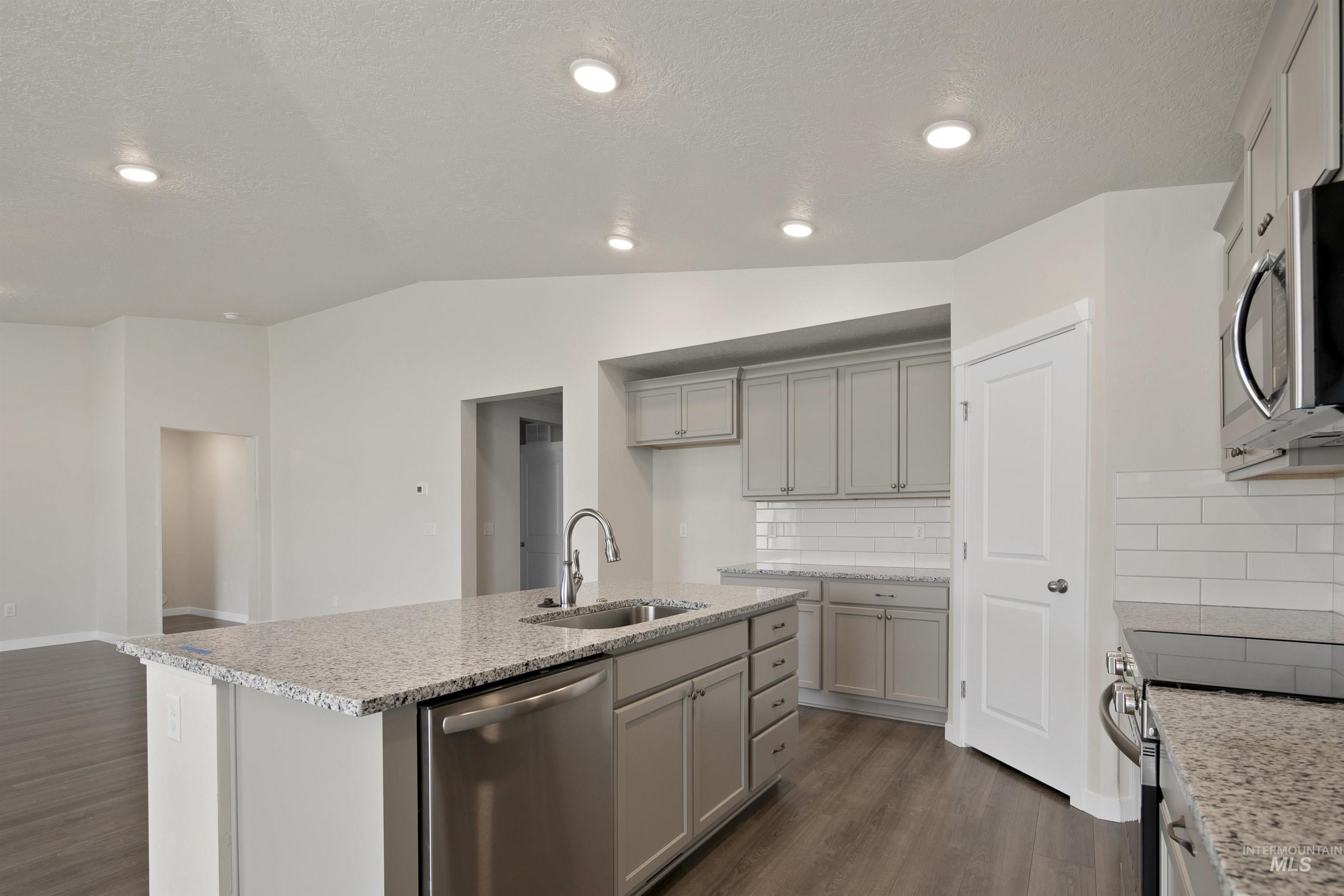 7651 E Meriwether Dr, Nampa, Idaho 83687, 3 Bedrooms, 2.5 Bathrooms, Residential For Sale, Price $436,990, 98976697