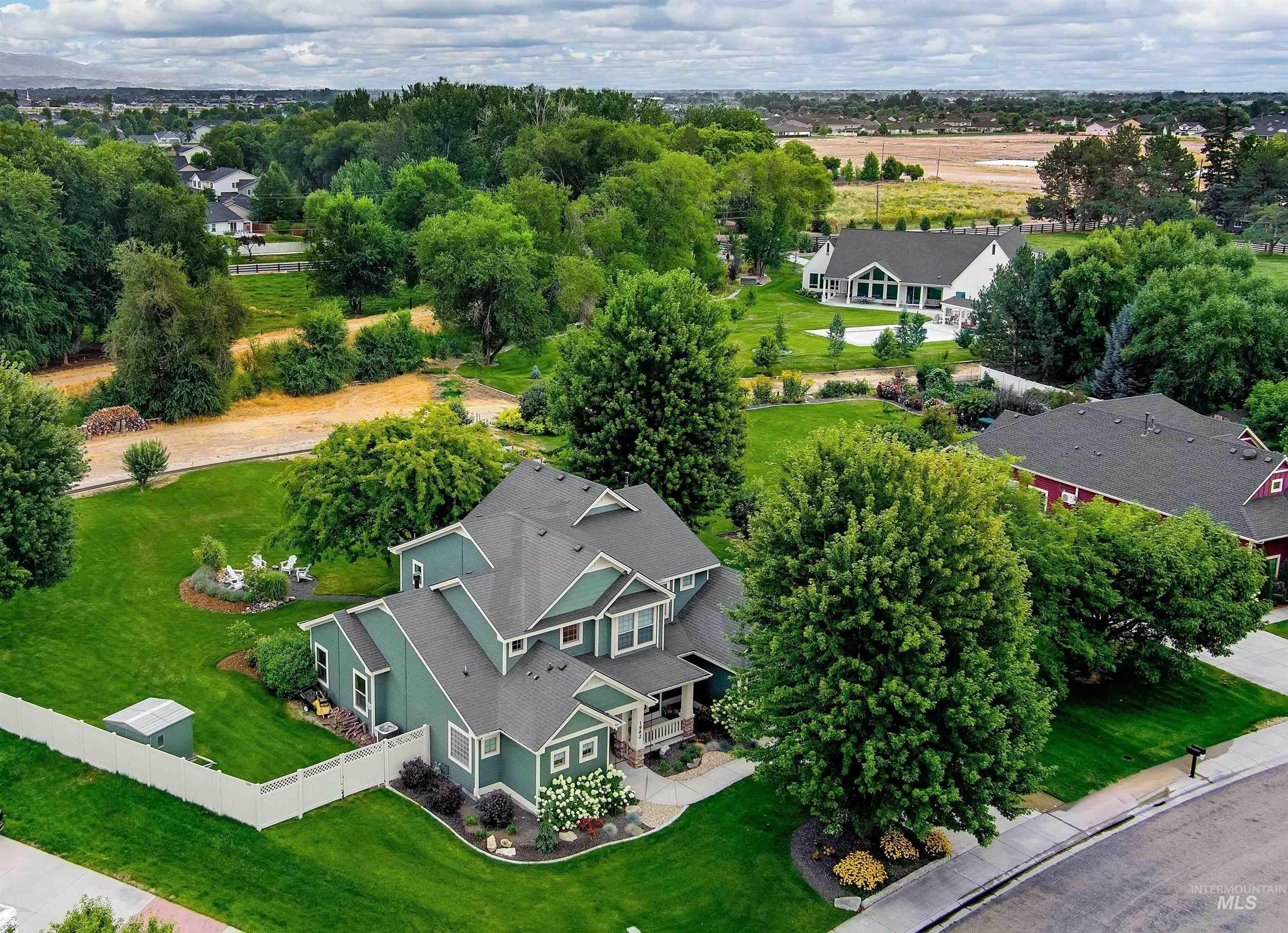 1962 N Spring Hollow Place, Star, Idaho 83669, 4 Bedrooms, 3.5 Bathrooms, Residential For Sale, Price $1,019,300,MLS 98976698