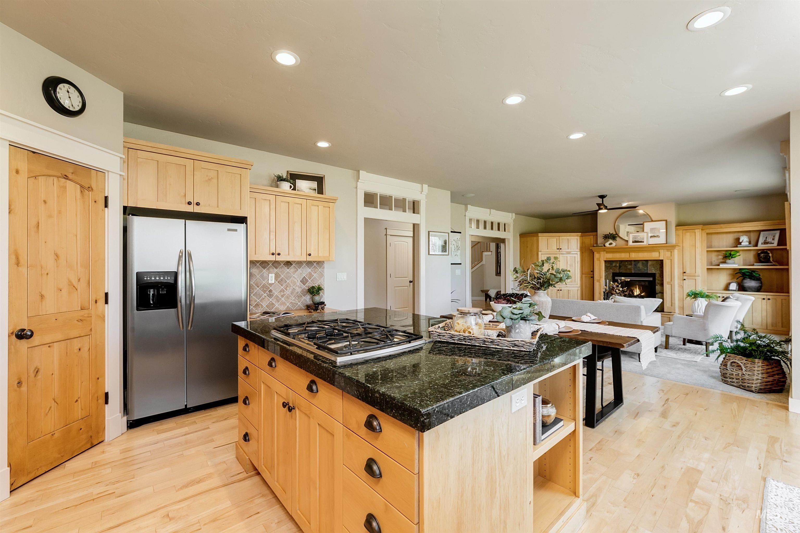 1962 N Spring Hollow Place, Star, Idaho 83669, 4 Bedrooms, 3.5 Bathrooms, Residential For Sale, Price $1,019,300,MLS 98976698