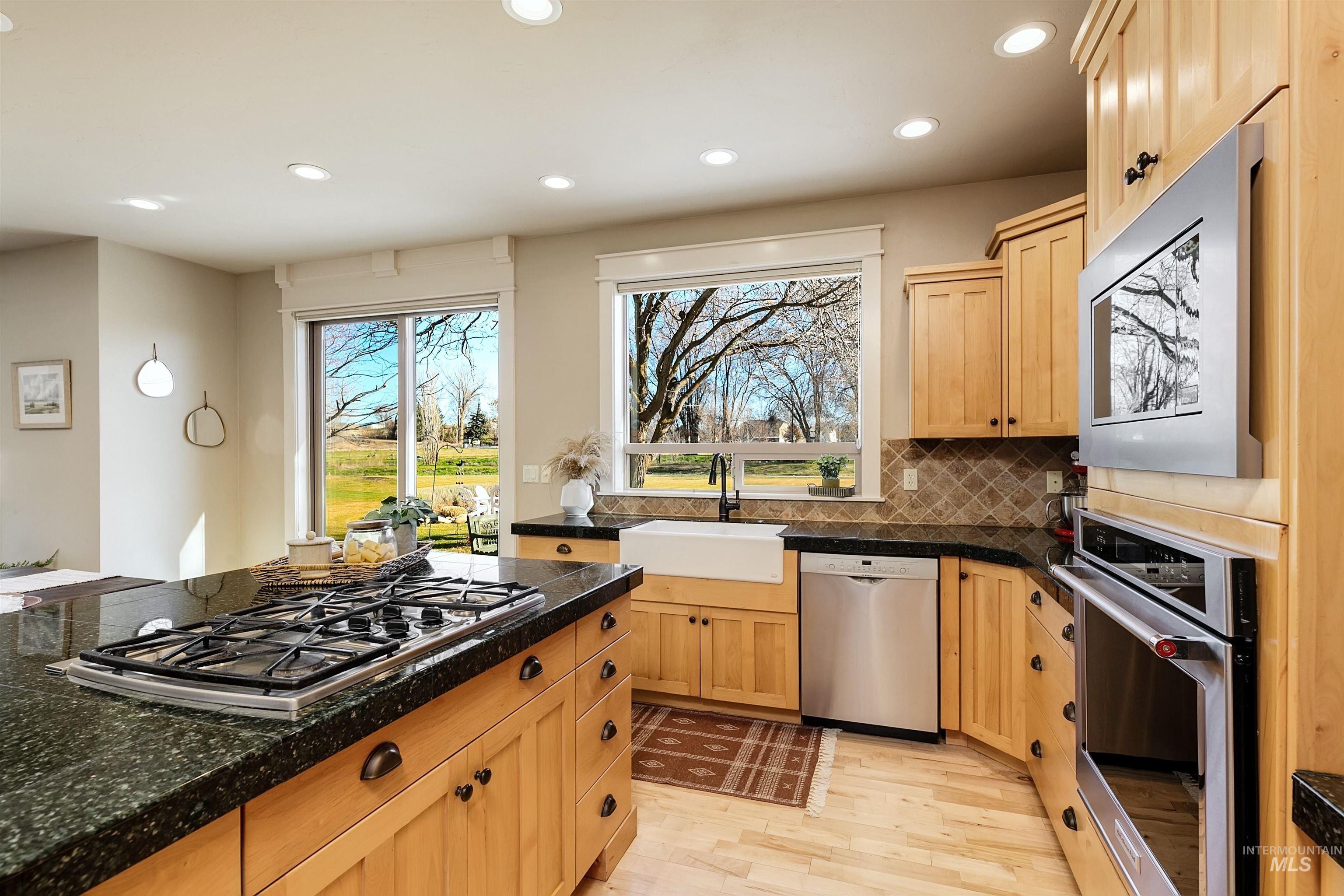 1962 N Spring Hollow Place, Star, Idaho 83669, 4 Bedrooms, 3.5 Bathrooms, Residential For Sale, Price $1,019,300,MLS 98976698