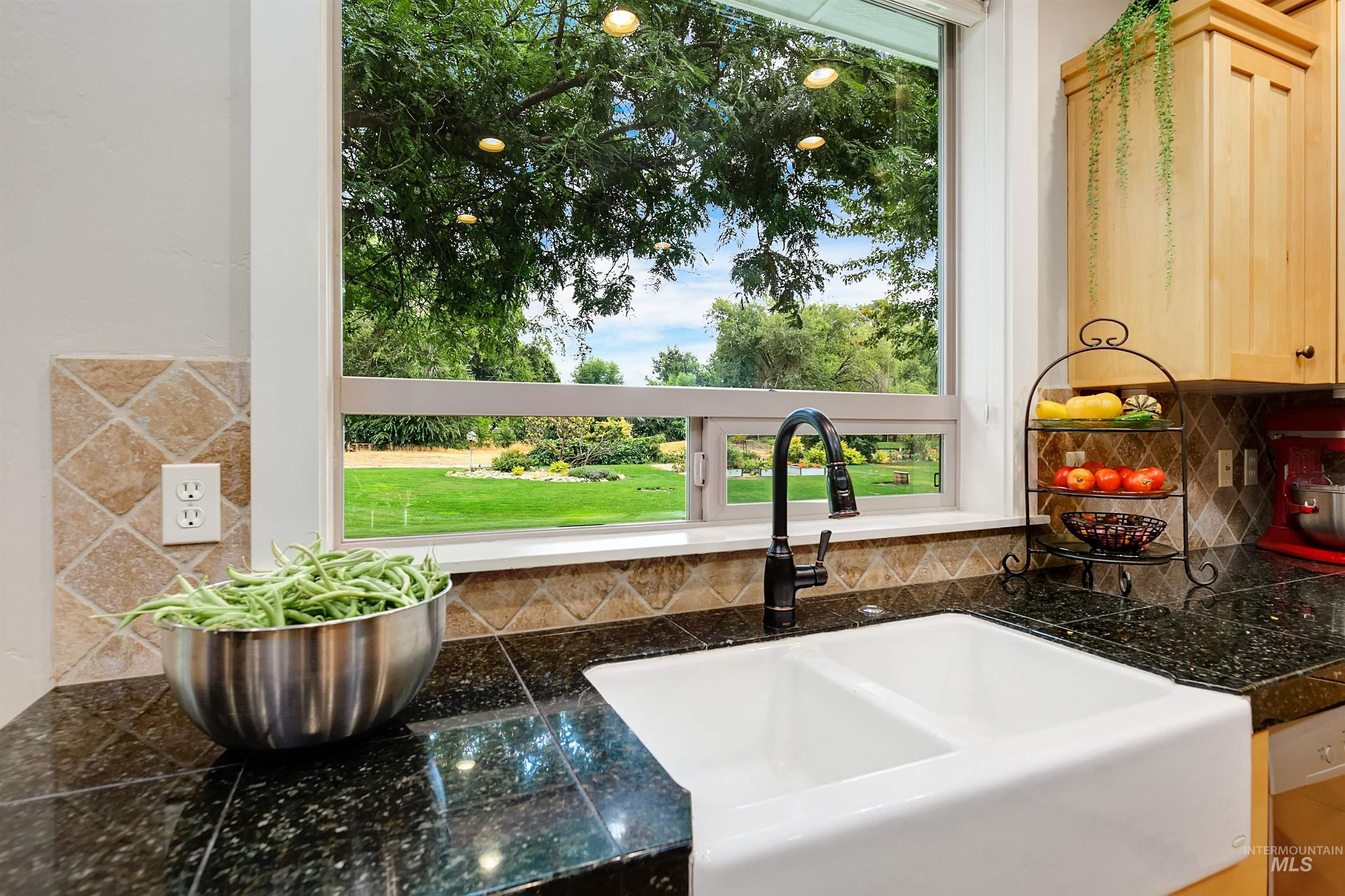 1962 N Spring Hollow Place, Star, Idaho 83669, 4 Bedrooms, 3.5 Bathrooms, Residential For Sale, Price $1,019,300,MLS 98976698