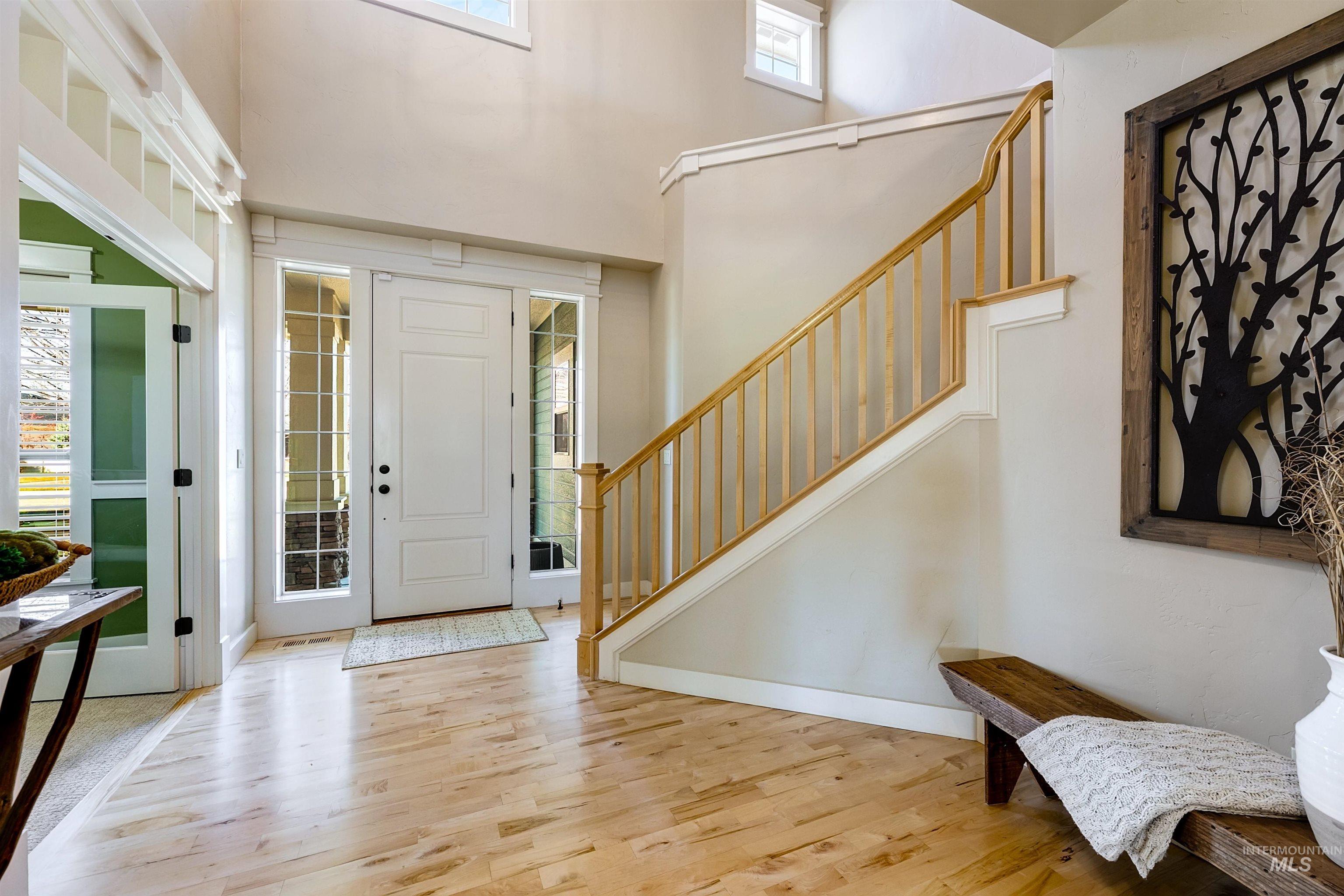 1962 N Spring Hollow Place, Star, Idaho 83669, 4 Bedrooms, 3.5 Bathrooms, Residential For Sale, Price $1,019,300,MLS 98976698