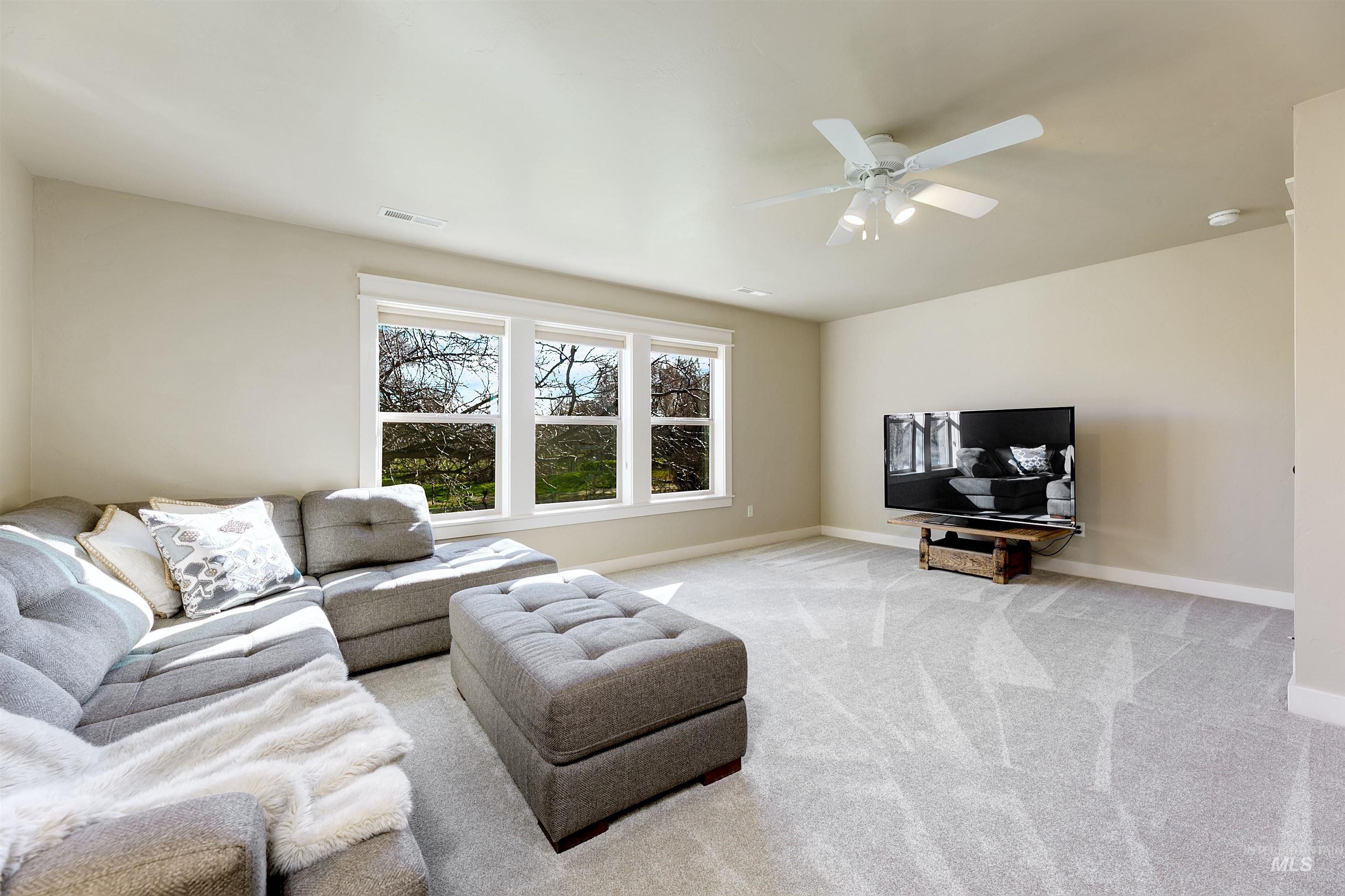 1962 N Spring Hollow Place, Star, Idaho 83669, 4 Bedrooms, 3.5 Bathrooms, Residential For Sale, Price $1,019,300,MLS 98976698