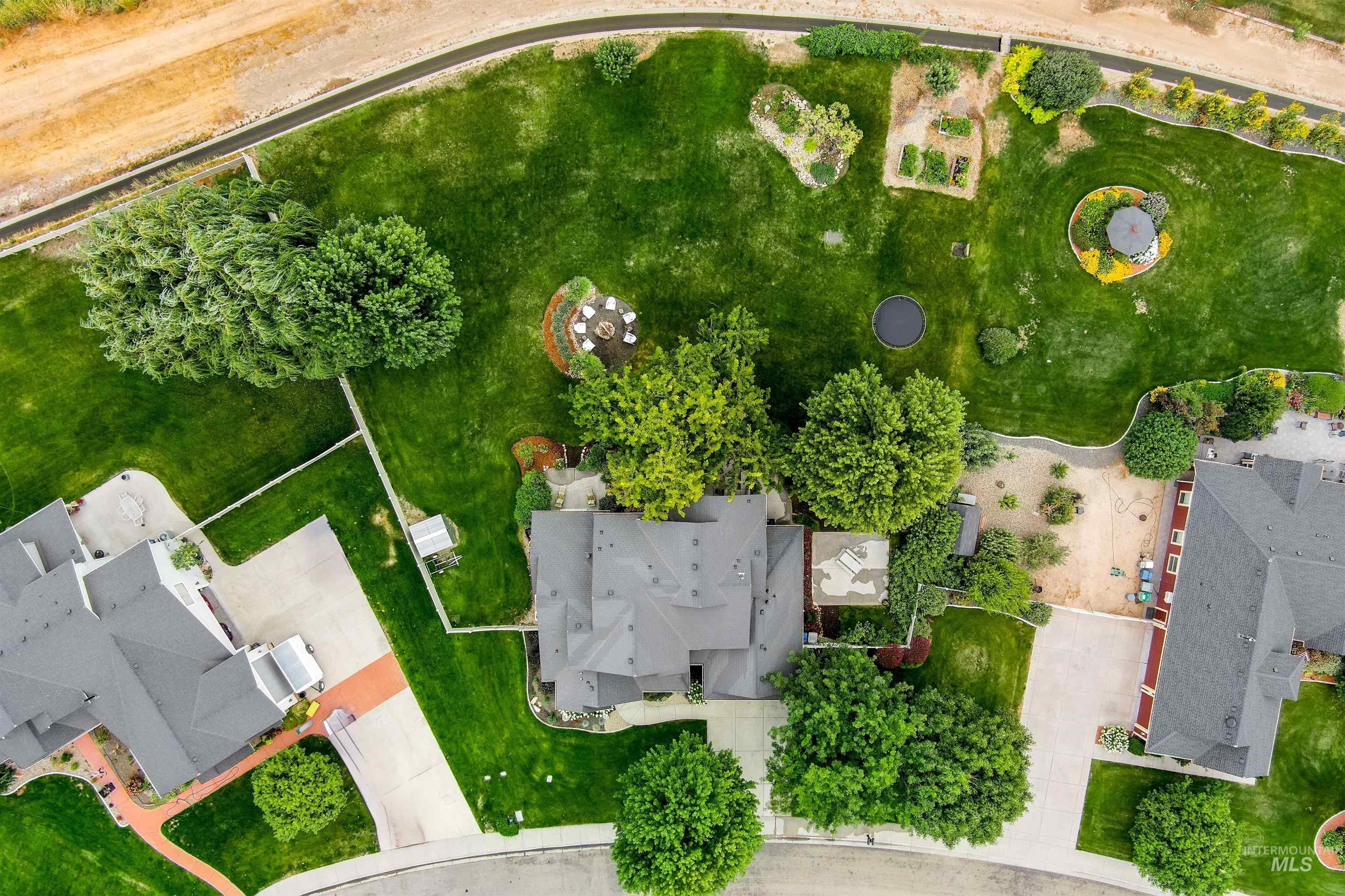 1962 N Spring Hollow Place, Star, Idaho 83669, 4 Bedrooms, 3.5 Bathrooms, Residential For Sale, Price $1,019,300,MLS 98976698