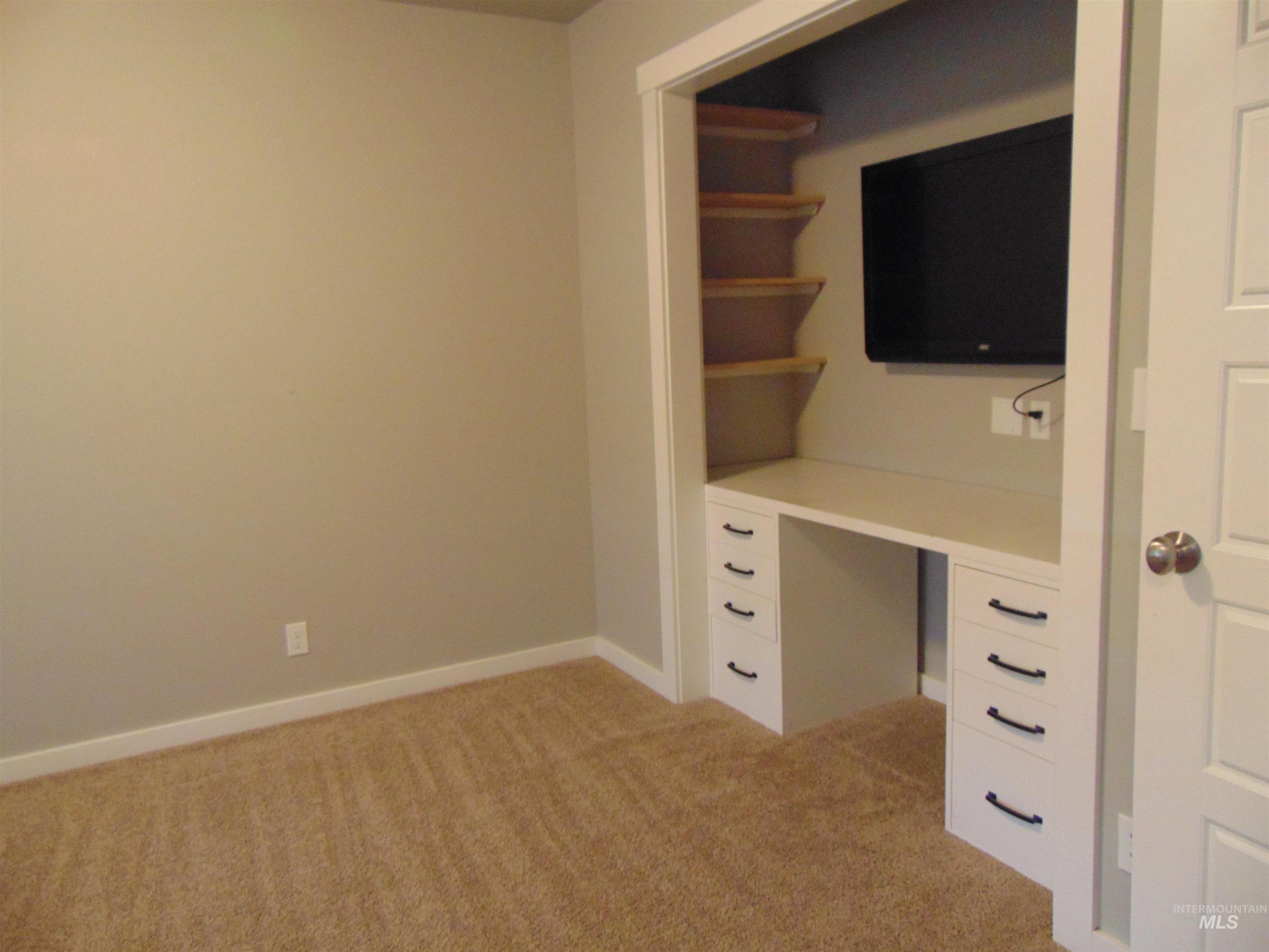 983 South Street, Vale, Oregon 97918, 4 Bedrooms, 2.5 Bathrooms, Residential For Sale, Price $524,900,MLS 98976701