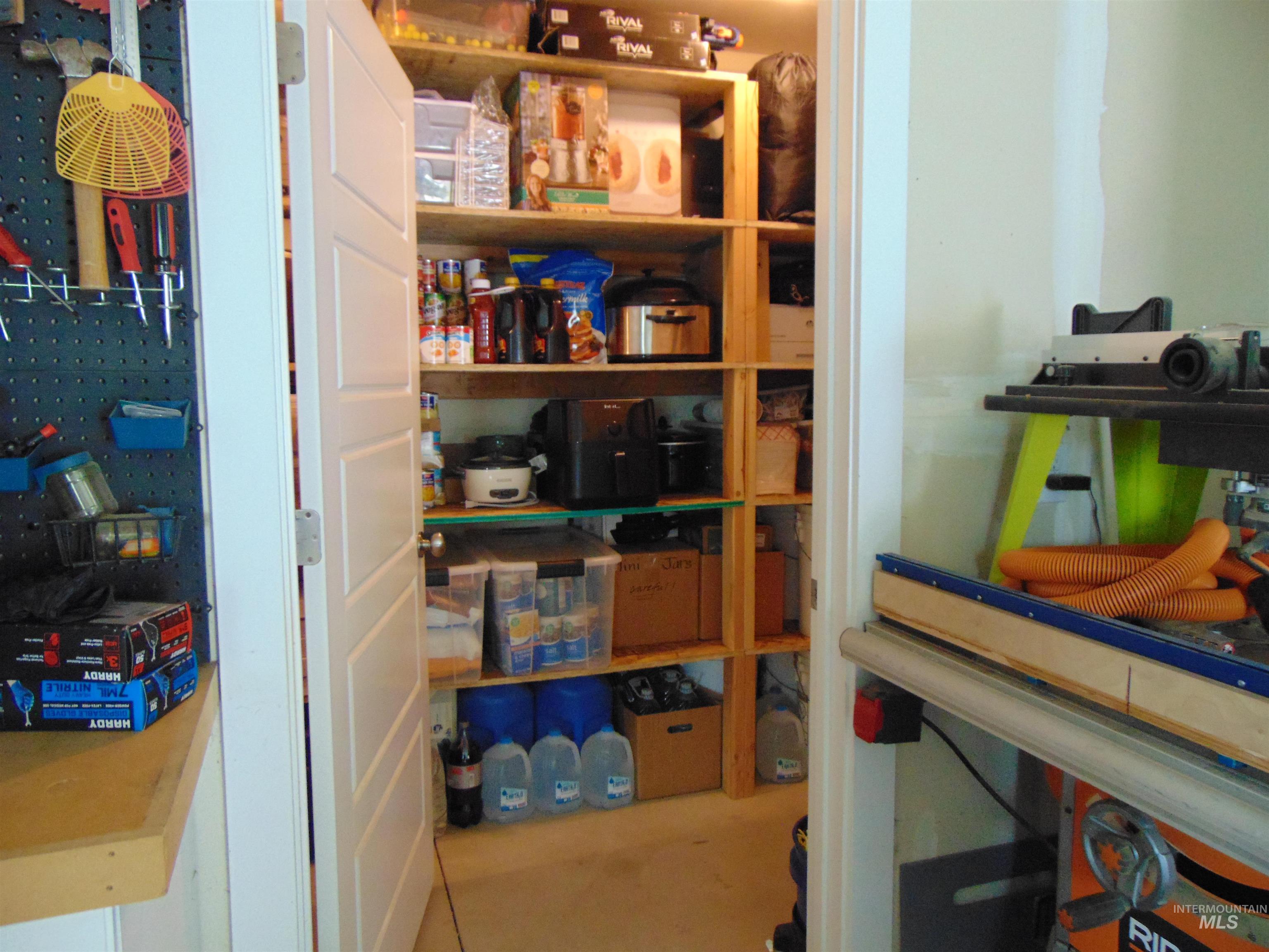 983 South Street, Vale, Oregon 97918, 4 Bedrooms, 2.5 Bathrooms, Residential For Sale, Price $524,900,MLS 98976701