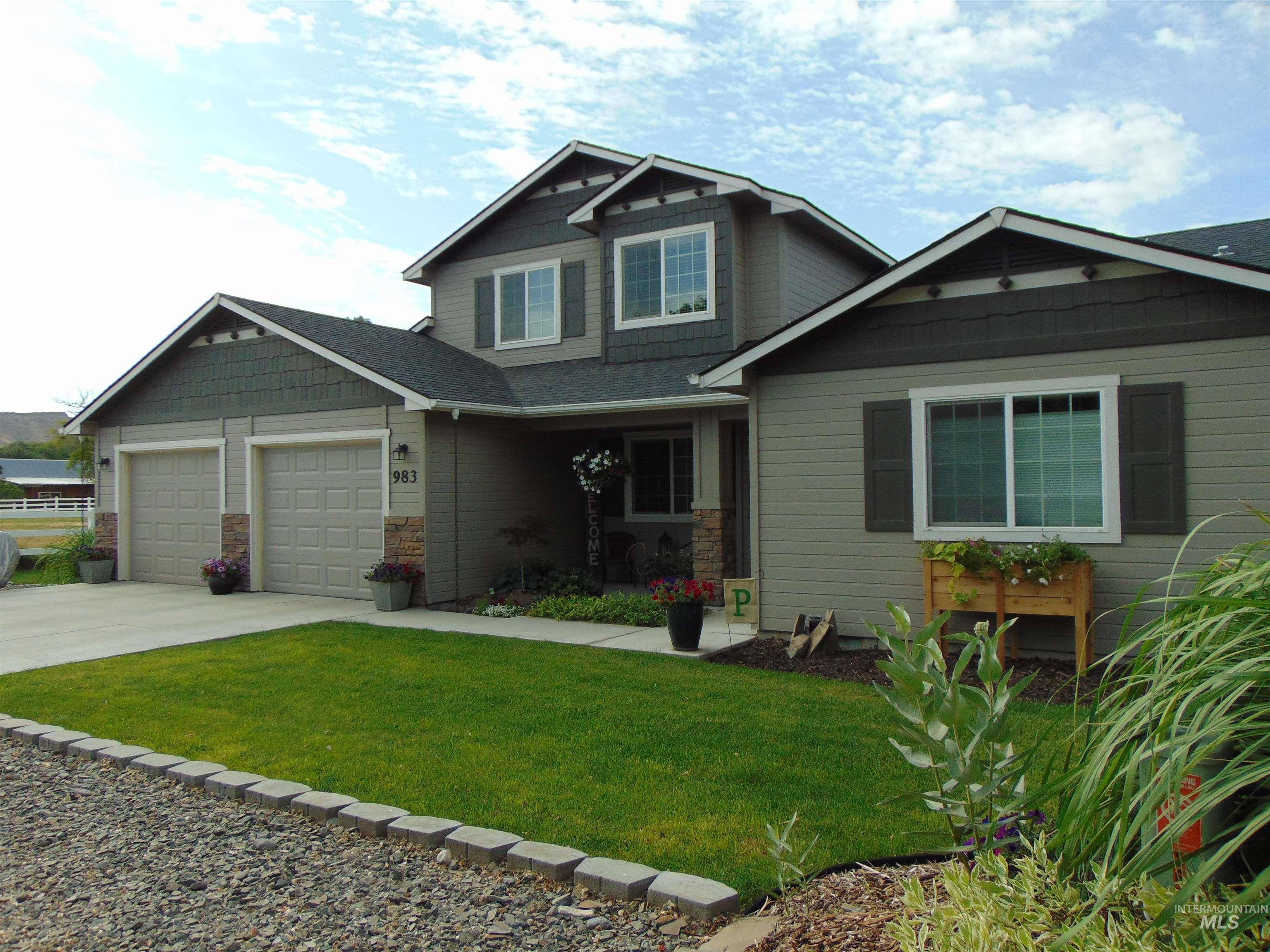 983 South Street, Vale, Oregon 97918, 4 Bedrooms, 2.5 Bathrooms, Residential For Sale, Price $509,900,MLS 98976701