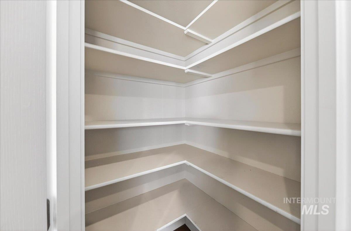 8758 W Pine Valley Ln, Boise, Idaho 83709-0020, 3 Bedrooms, 2.5 Bathrooms, Residential For Sale, Price $343,900,MLS 98976708