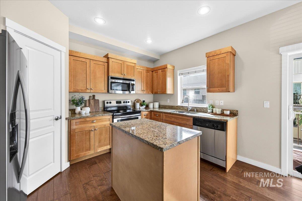 8758 W Pine Valley Ln, Boise, Idaho 83709-0020, 3 Bedrooms, 2.5 Bathrooms, Residential For Sale, Price $343,900,MLS 98976708