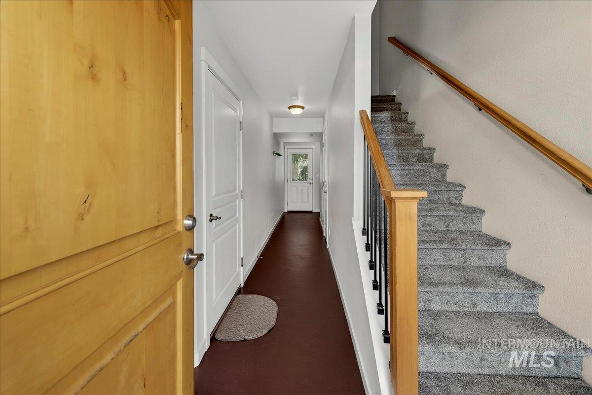 8758 W Pine Valley Ln, Boise, Idaho 83709-0020, 3 Bedrooms, 2.5 Bathrooms, Residential For Sale, Price $343,900,MLS 98976708