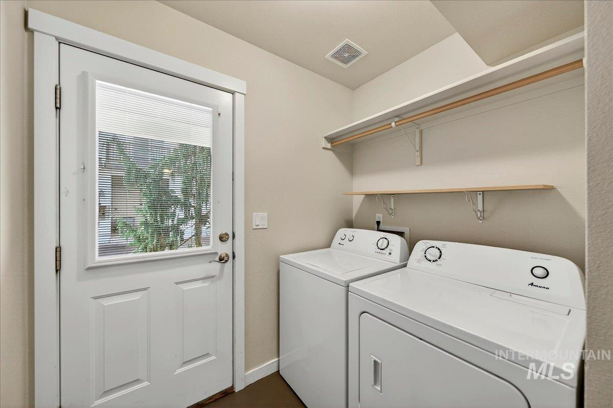 8758 W Pine Valley Ln, Boise, Idaho 83709-0020, 3 Bedrooms, 2.5 Bathrooms, Residential For Sale, Price $343,900,MLS 98976708