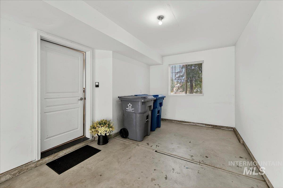 8758 W Pine Valley Ln, Boise, Idaho 83709-0020, 3 Bedrooms, 2.5 Bathrooms, Residential For Sale, Price $343,900,MLS 98976708