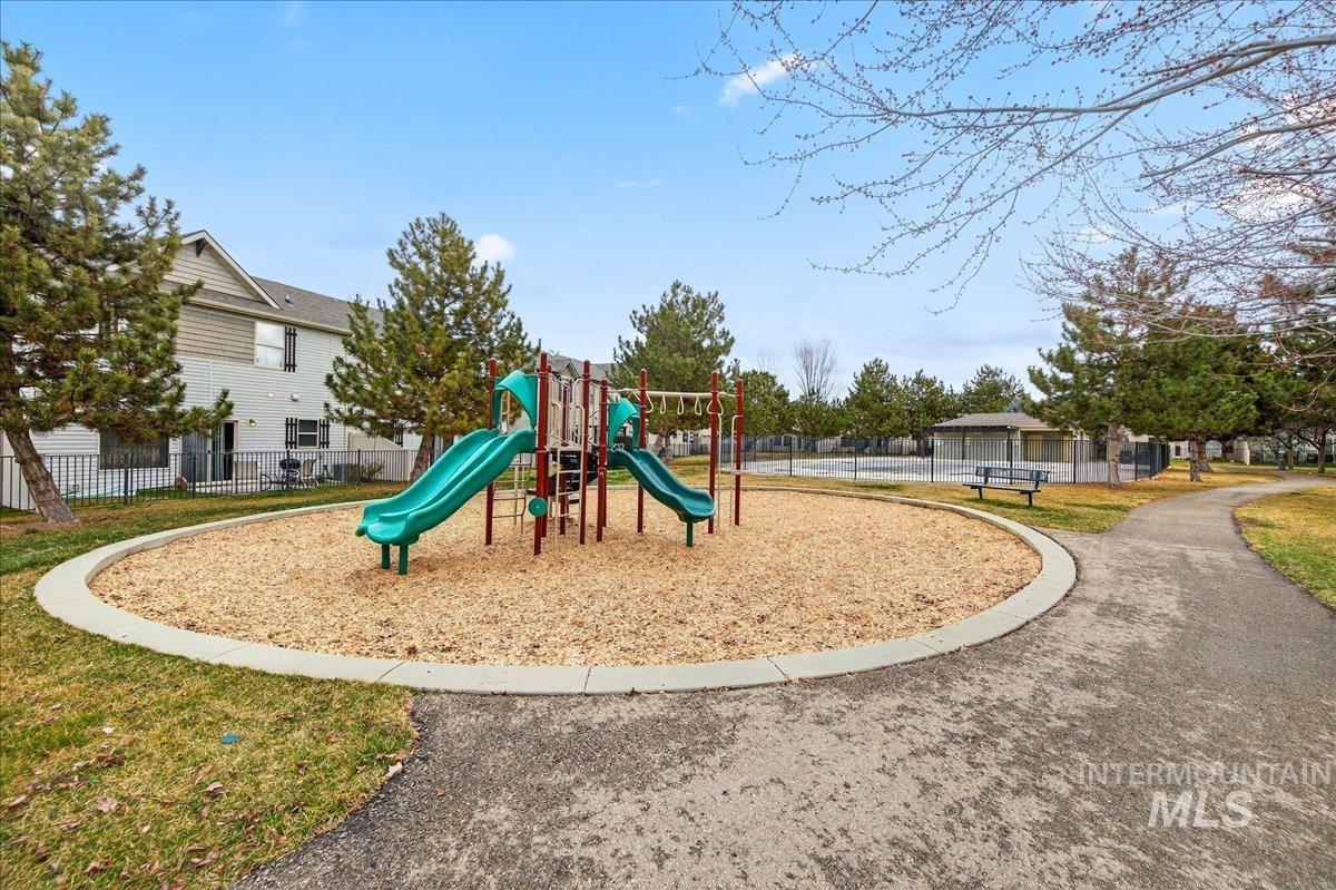 8758 W Pine Valley Ln, Boise, Idaho 83709-0020, 3 Bedrooms, 2.5 Bathrooms, Residential For Sale, Price $343,900,MLS 98976708