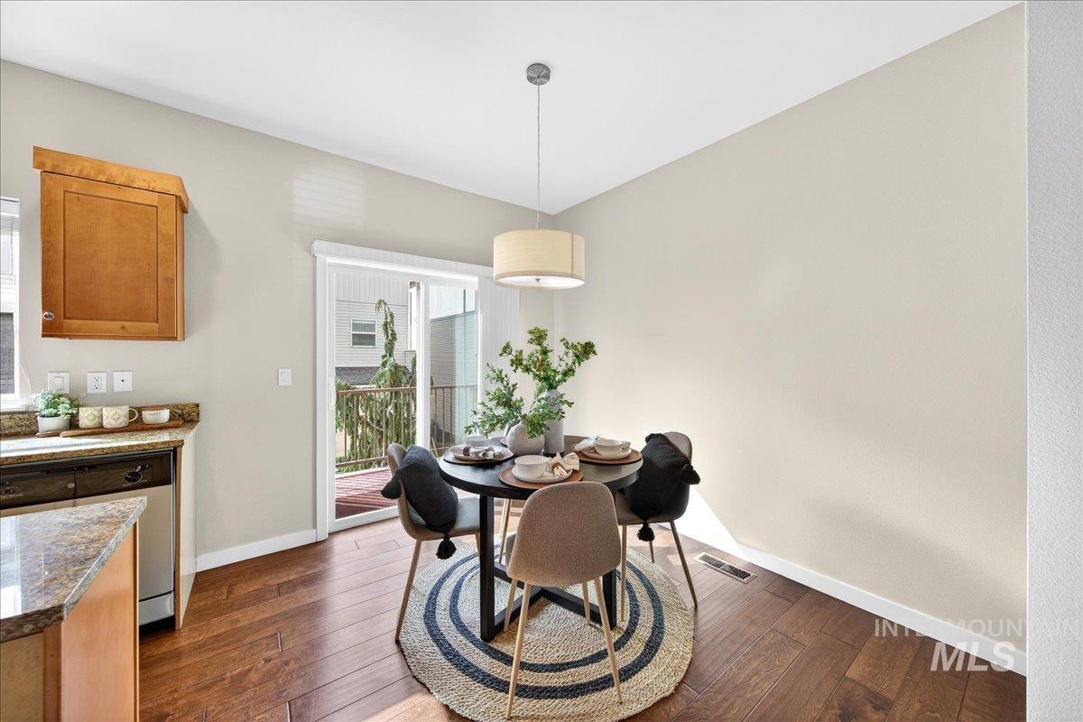 8758 W Pine Valley Ln, Boise, Idaho 83709-0020, 3 Bedrooms, 2.5 Bathrooms, Residential For Sale, Price $343,900,MLS 98976708