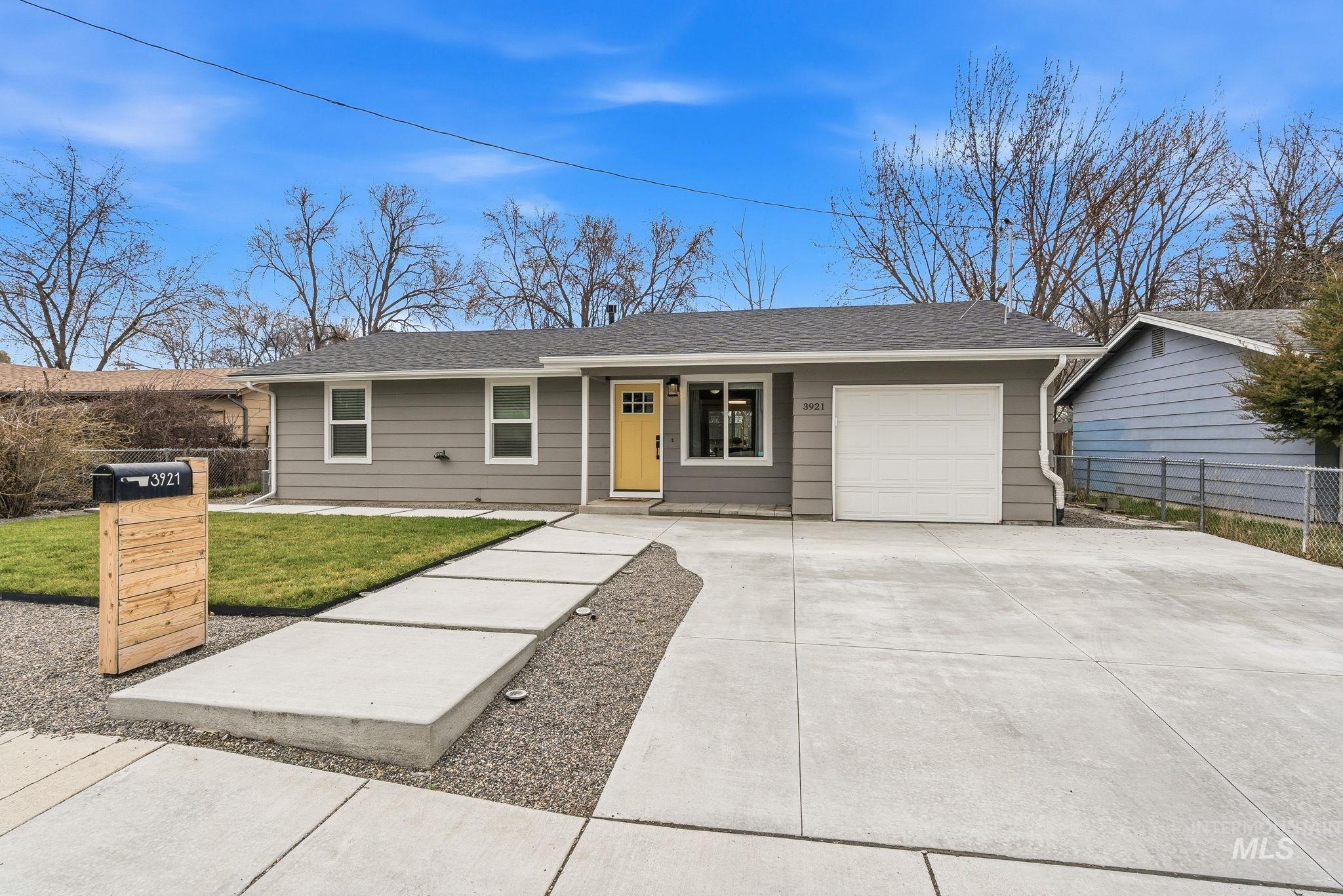 3921 W Taft St., Boise, Idaho 83703, 3 Bedrooms, 2 Bathrooms, Residential For Sale, Price $499,990, 98976710