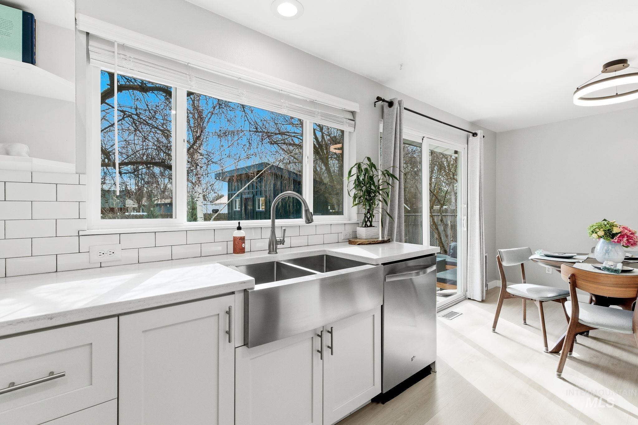 3921 W Taft St., Boise, Idaho 83703, 3 Bedrooms, 2 Bathrooms, Residential For Sale, Price $499,990, 98976710