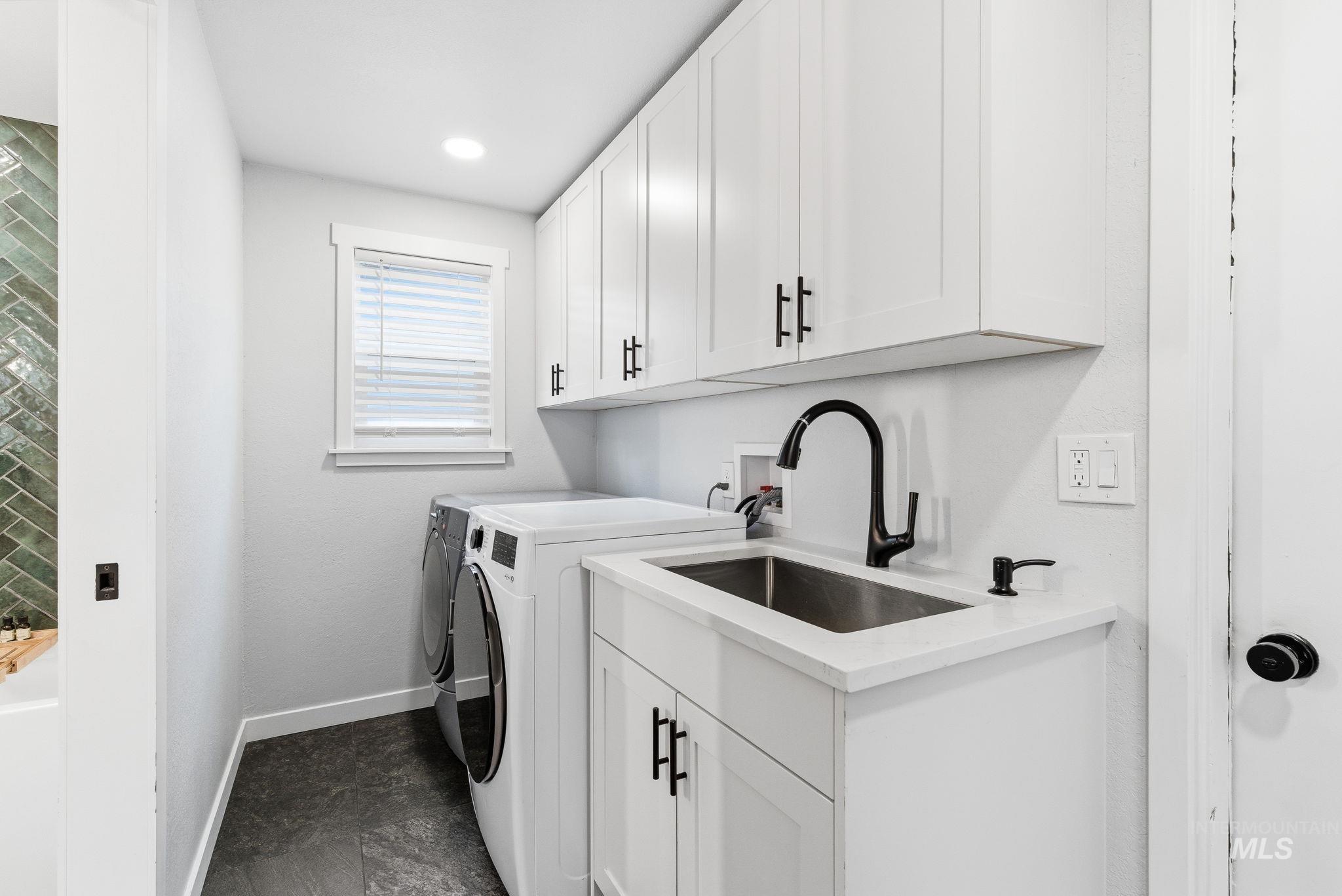 3921 W Taft St., Boise, Idaho 83703, 3 Bedrooms, 2 Bathrooms, Residential For Sale, Price $499,990, 98976710