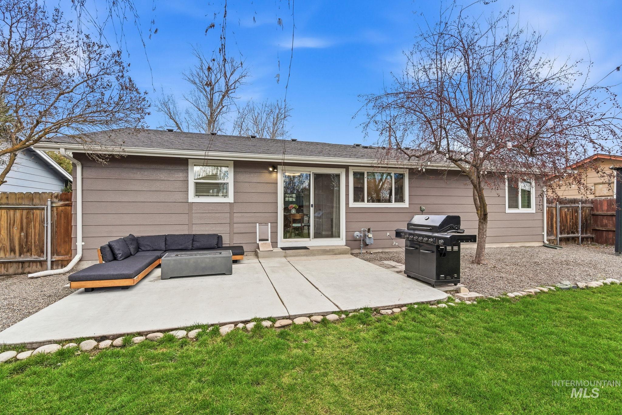 3921 W Taft St., Boise, Idaho 83703, 3 Bedrooms, 2 Bathrooms, Residential For Sale, Price $499,990, 98976710