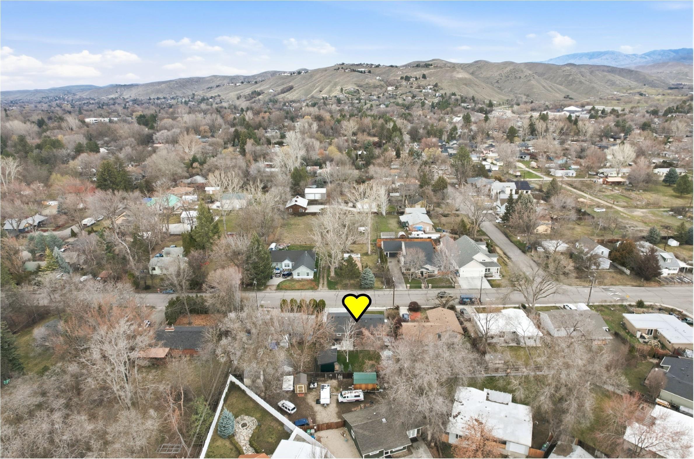 3921 W Taft St., Boise, Idaho 83703, 3 Bedrooms, 2 Bathrooms, Residential For Sale, Price $499,990, 98976710