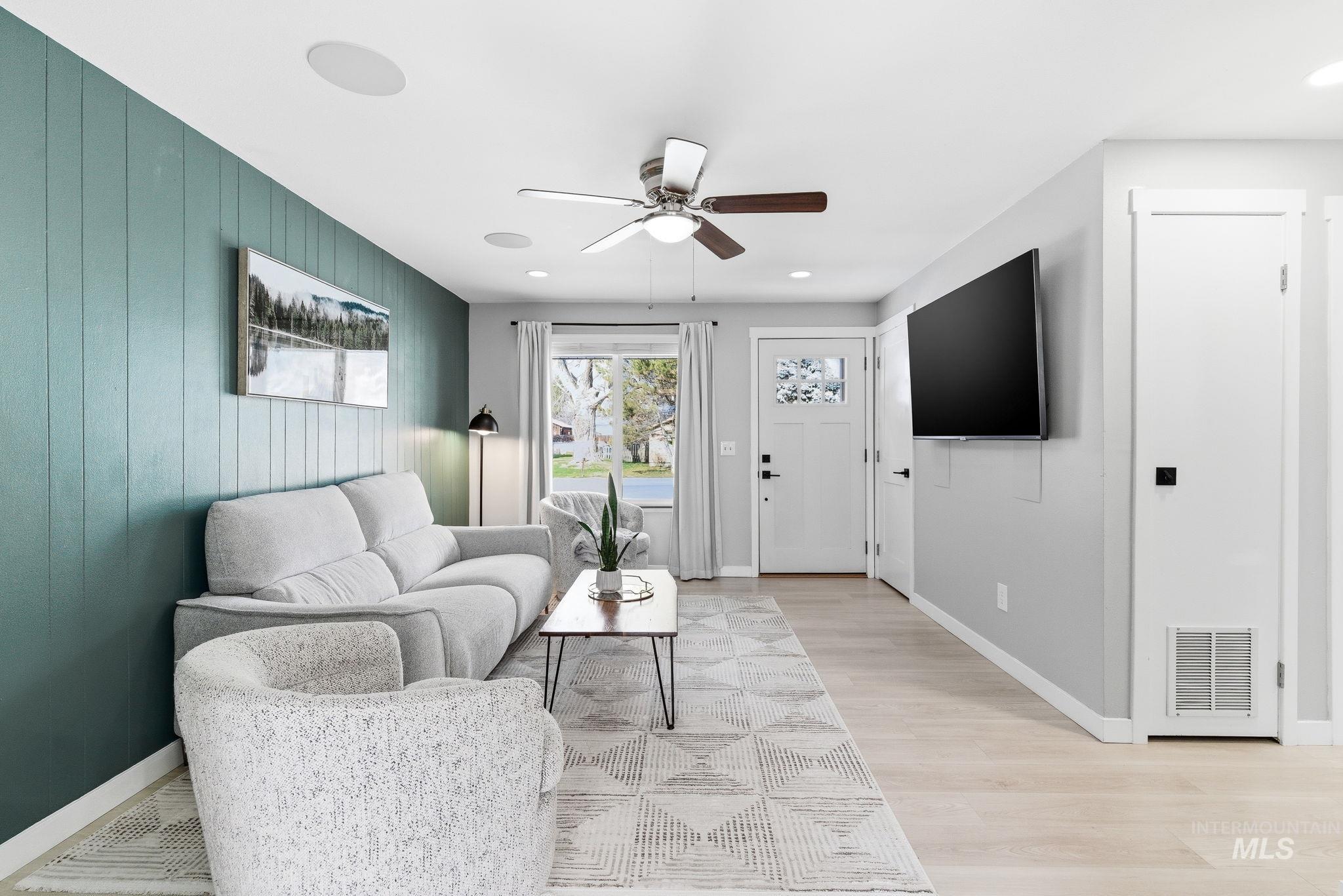 3921 W Taft St., Boise, Idaho 83703, 3 Bedrooms, 2 Bathrooms, Residential For Sale, Price $499,990, 98976710