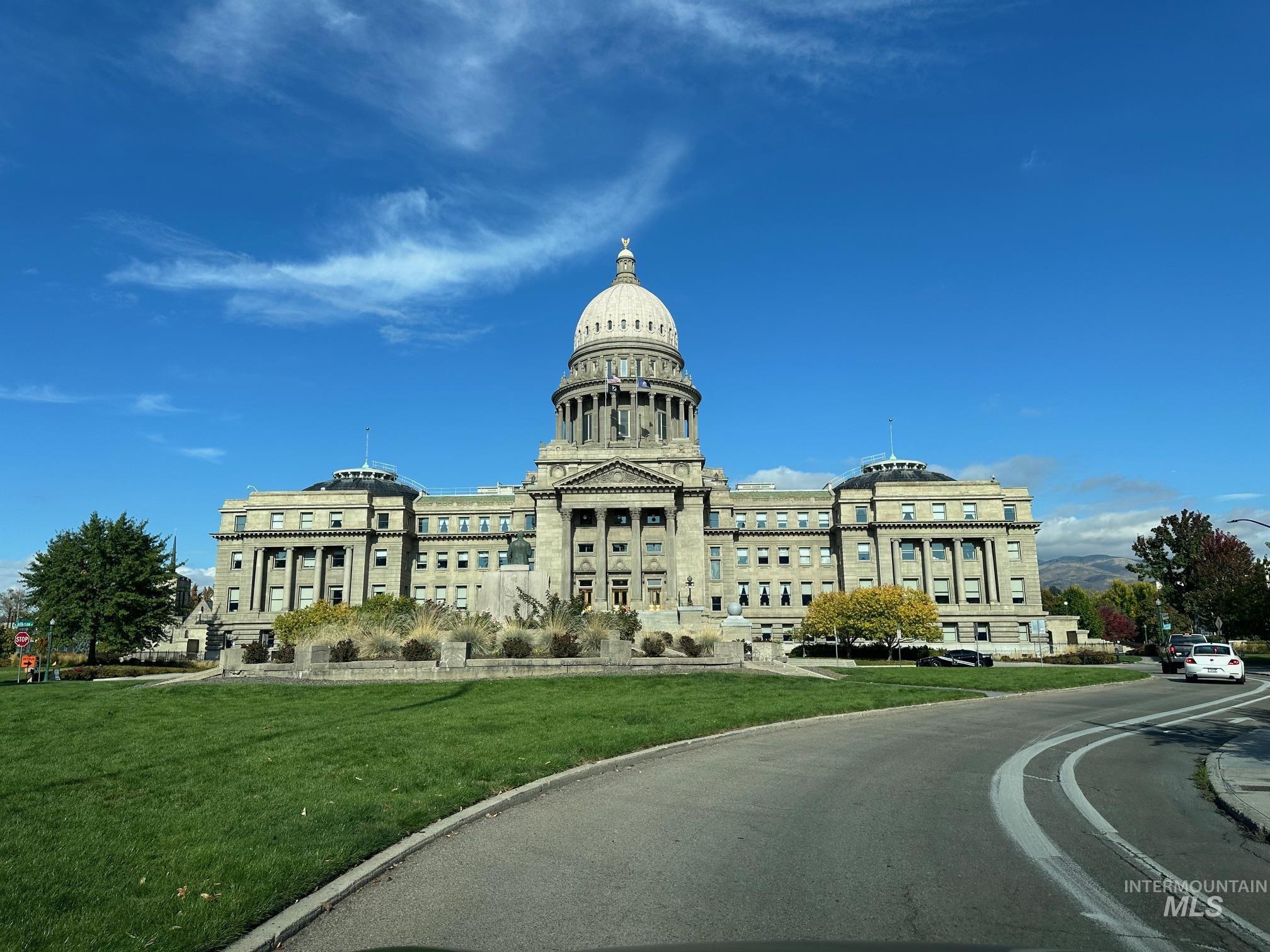 3921 W Taft St., Boise, Idaho 83703, 3 Bedrooms, 2 Bathrooms, Residential For Sale, Price $499,990, 98976710