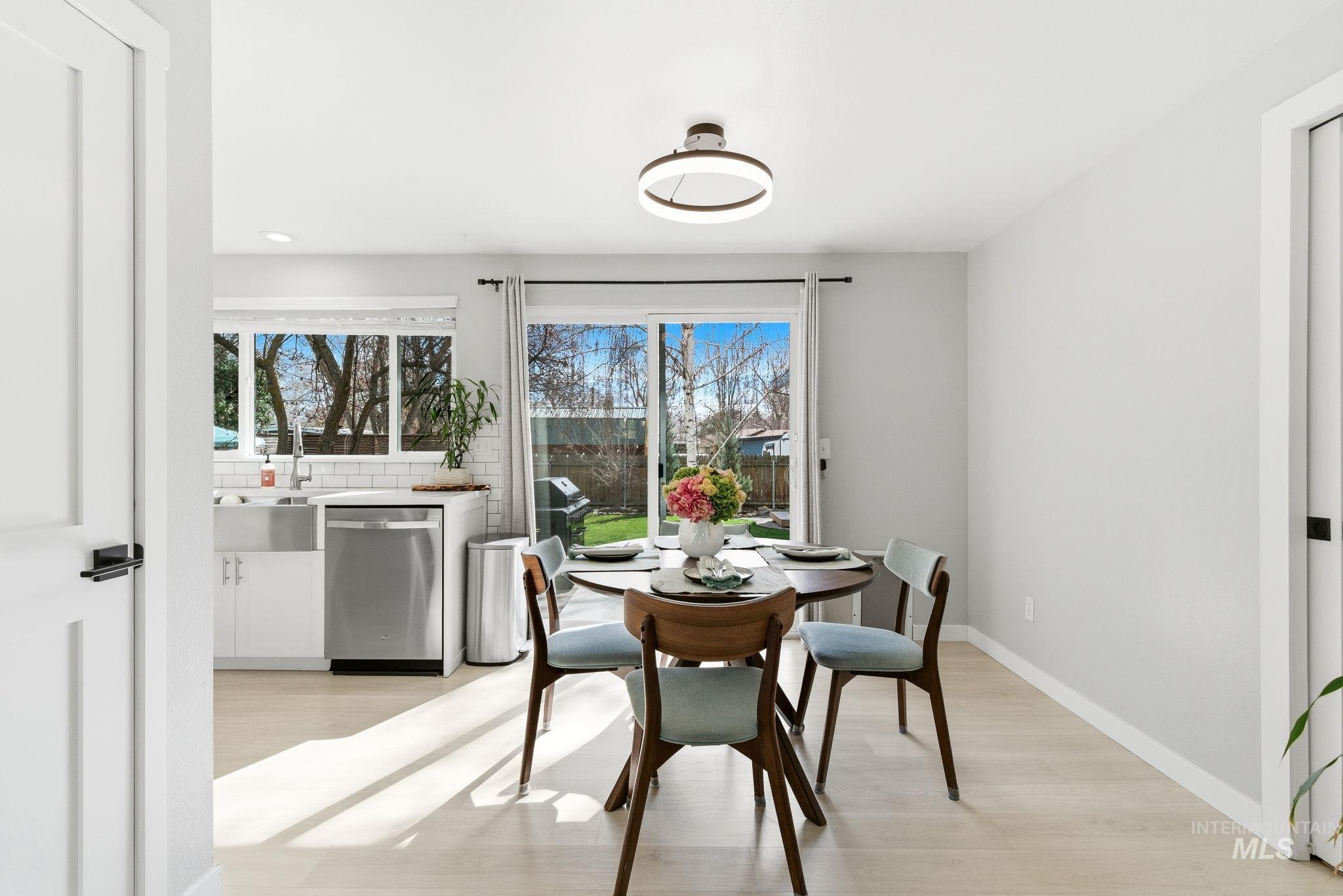 3921 W Taft St., Boise, Idaho 83703, 3 Bedrooms, 2 Bathrooms, Residential For Sale, Price $499,990, 98976710