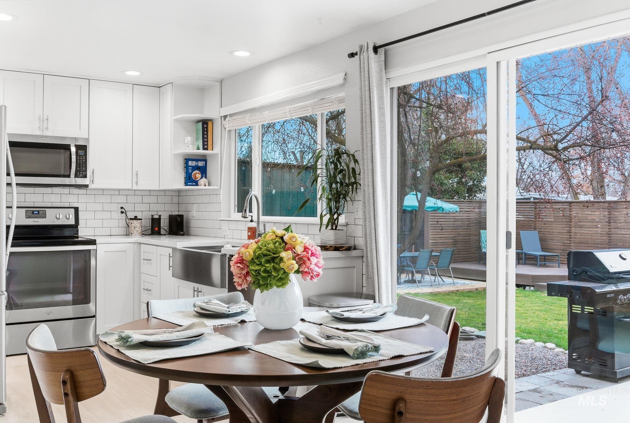 3921 W Taft St., Boise, Idaho 83703, 3 Bedrooms, 2 Bathrooms, Residential For Sale, Price $499,990, 98976710