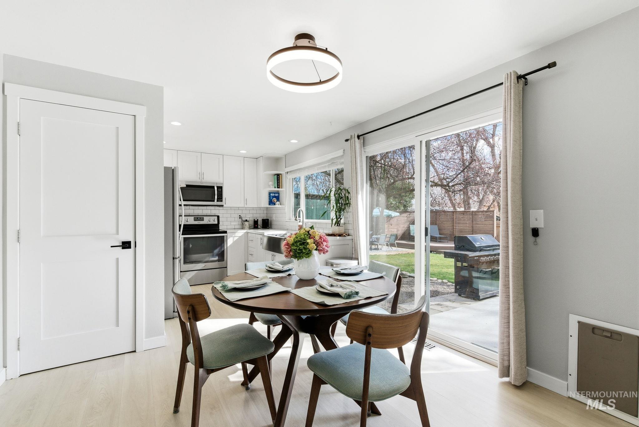 3921 W Taft St., Boise, Idaho 83703, 3 Bedrooms, 2 Bathrooms, Residential For Sale, Price $499,990, 98976710