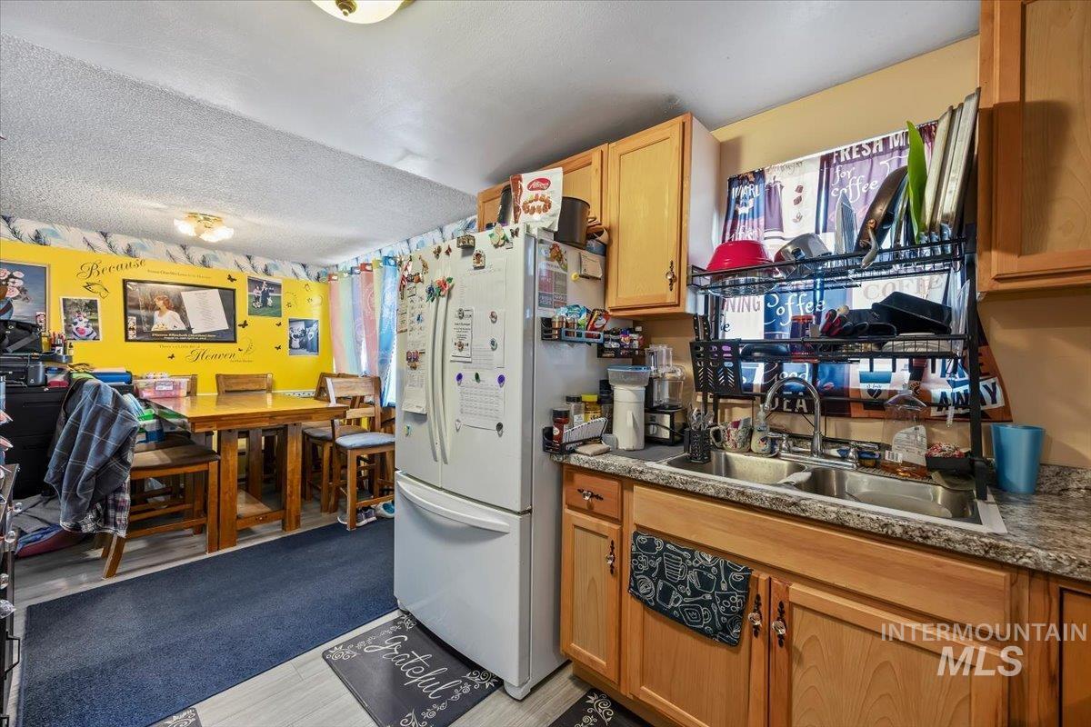 210 5Th Ave, Wendell, Idaho 83355, 3 Bedrooms, 1.5 Bathrooms, Residential For Sale, Price $260,000,MLS 98976711