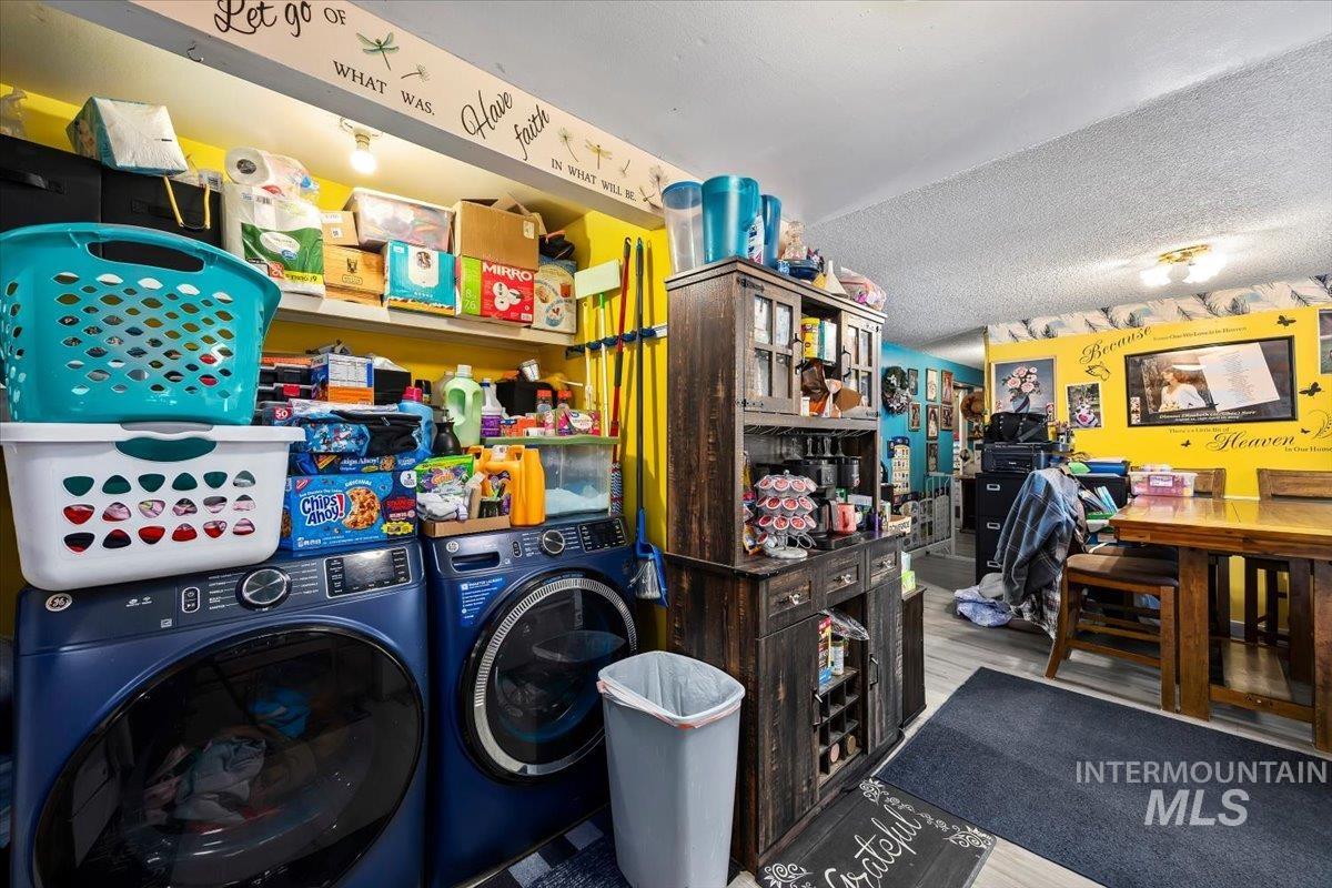 210 5Th Ave, Wendell, Idaho 83355, 3 Bedrooms, 1.5 Bathrooms, Residential For Sale, Price $260,000,MLS 98976711