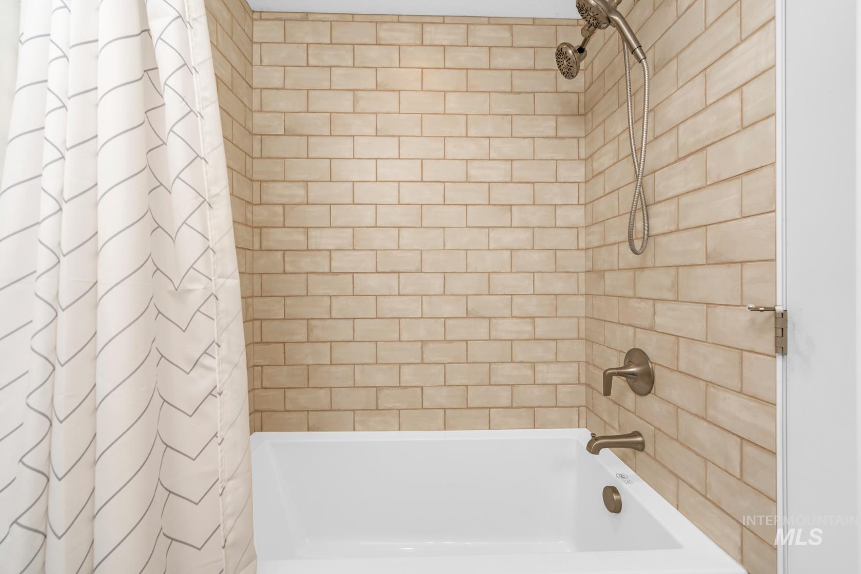 2155 W Waltman St, Meridian, Idaho 83642, 3 Bedrooms, 2 Bathrooms, Residential For Sale, Price $700,000, 98976713