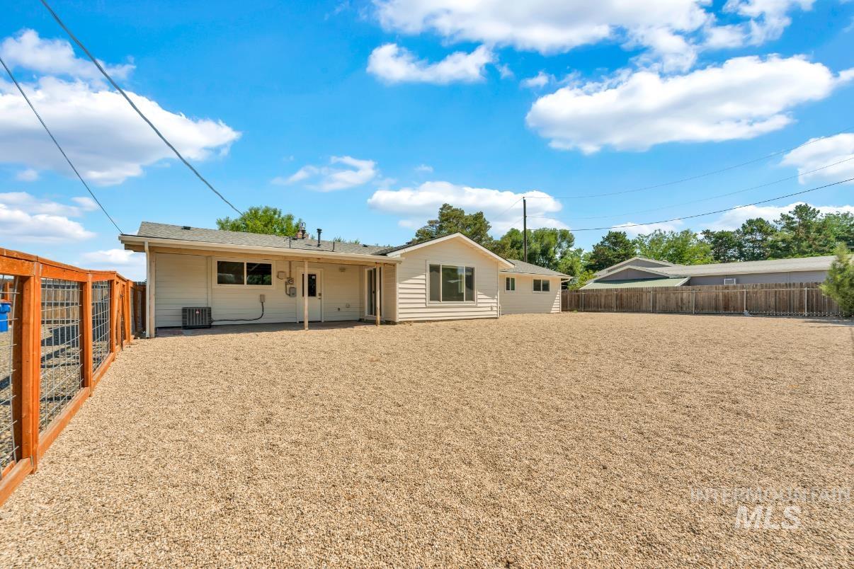 2155 W Waltman St, Meridian, Idaho 83642, 3 Bedrooms, 2 Bathrooms, Residential For Sale, Price $700,000, 98976713