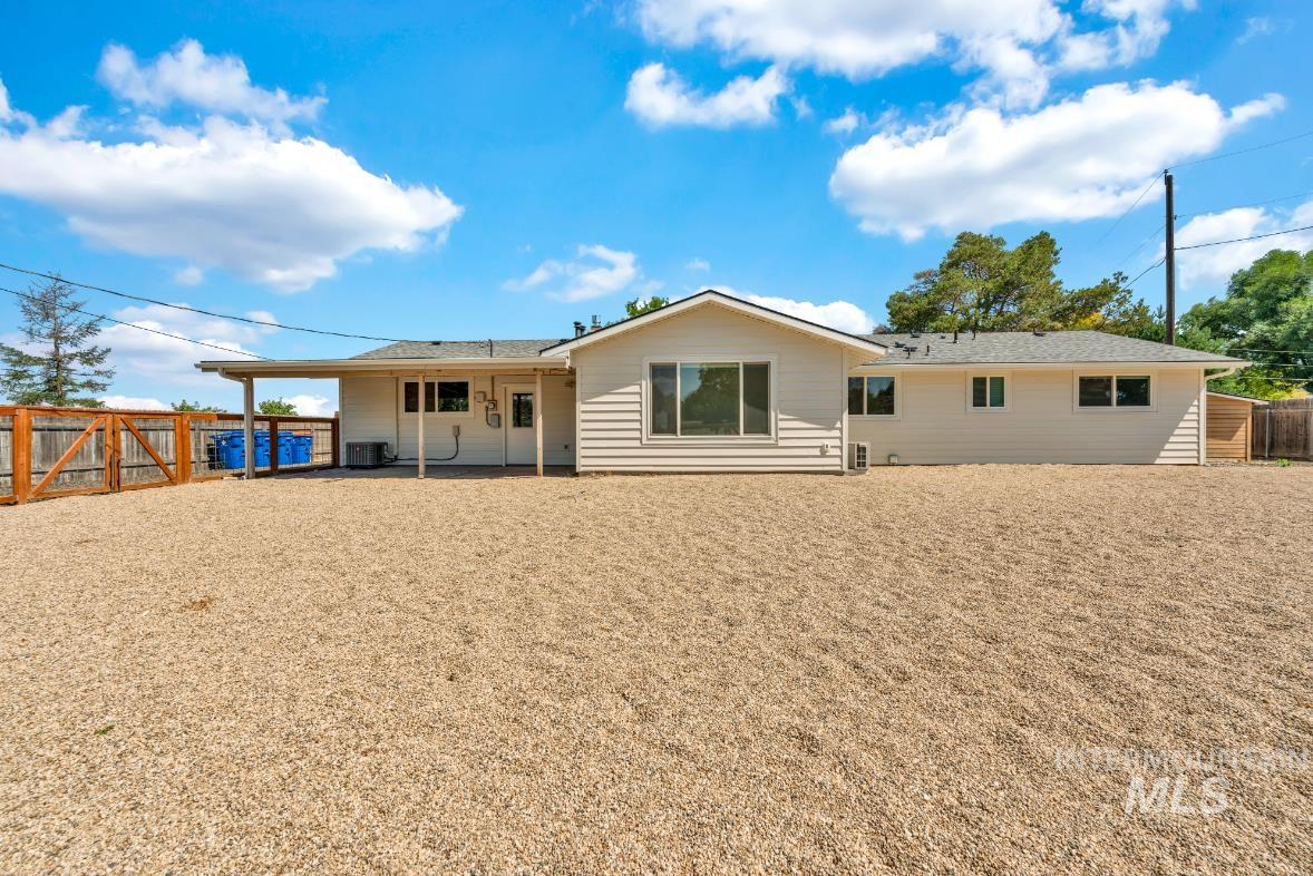 2155 W Waltman St, Meridian, Idaho 83642, 3 Bedrooms, 2 Bathrooms, Residential For Sale, Price $700,000, 98976713