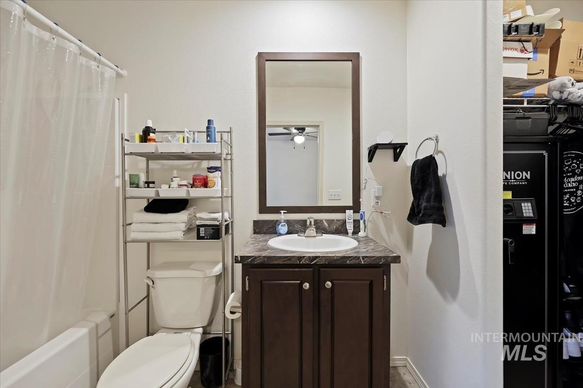 424 W Cherry Ln, Meridian, Idaho 83642, 3 Bedrooms, 2 Bathrooms, Residential For Sale, Price $114,900, 98976717