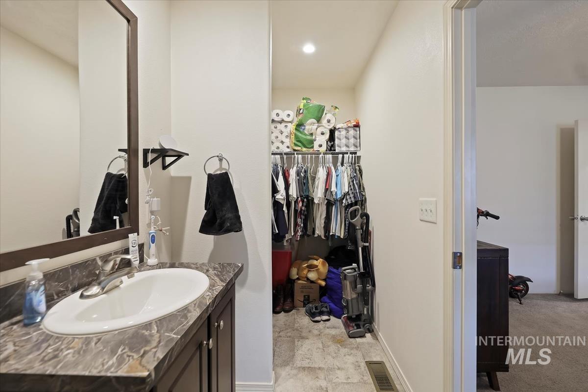 424 W Cherry Ln, Meridian, Idaho 83642, 3 Bedrooms, 2 Bathrooms, Residential For Sale, Price $114,900, 98976717